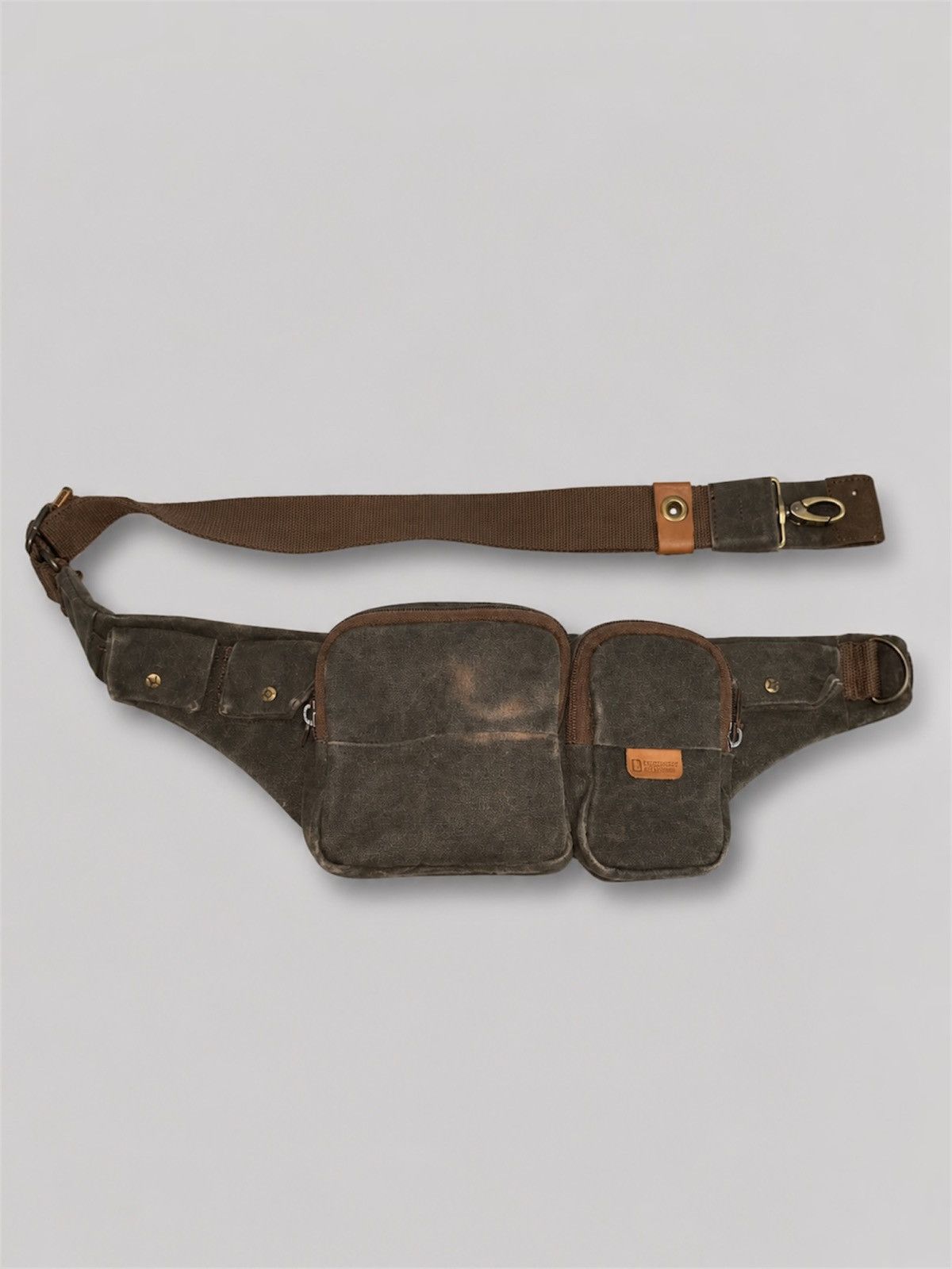 Vintage National Geographic Vintage Millitary Waist Bag Size ONE SIZE - 1 Thumbnail