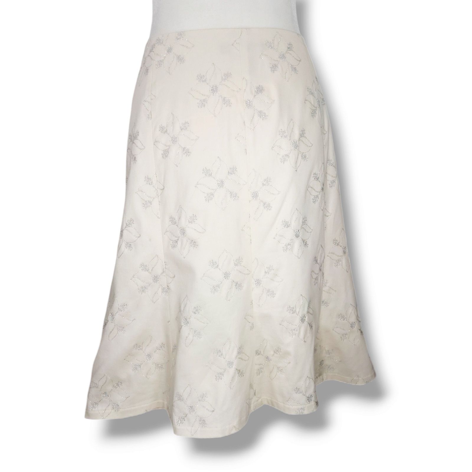 Other EUC Apostrophe Silver Floral Embroidery Skirt Sz. 16 Cream Size 38" / US 16 / IT 52 - 2 Thumbnail