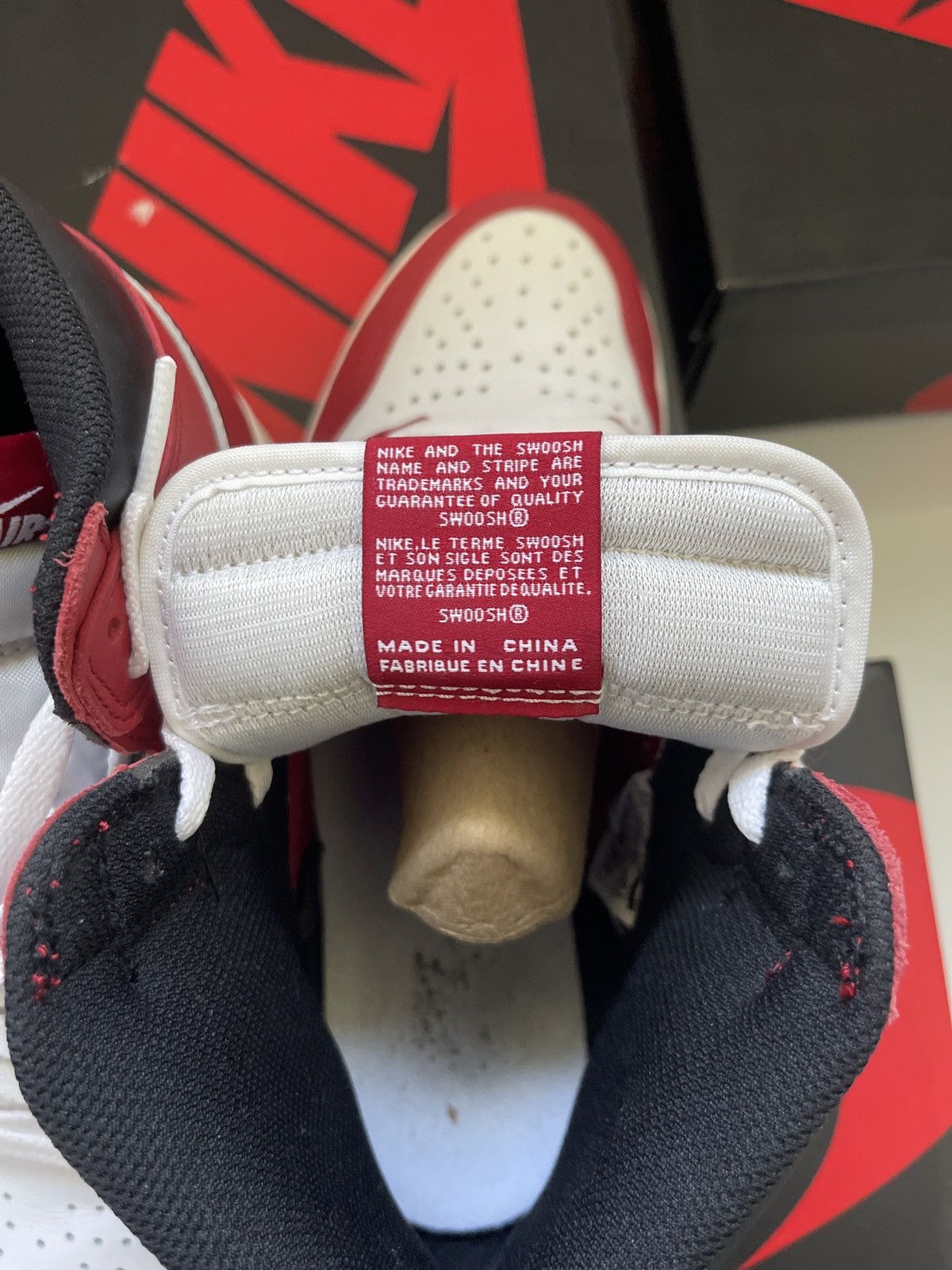Jordan Brand Nike Air Jordan 1 Retro High Chicago 2015 Red White Black Size US 8.5 / EU 41-42 - 8 Thumbnail