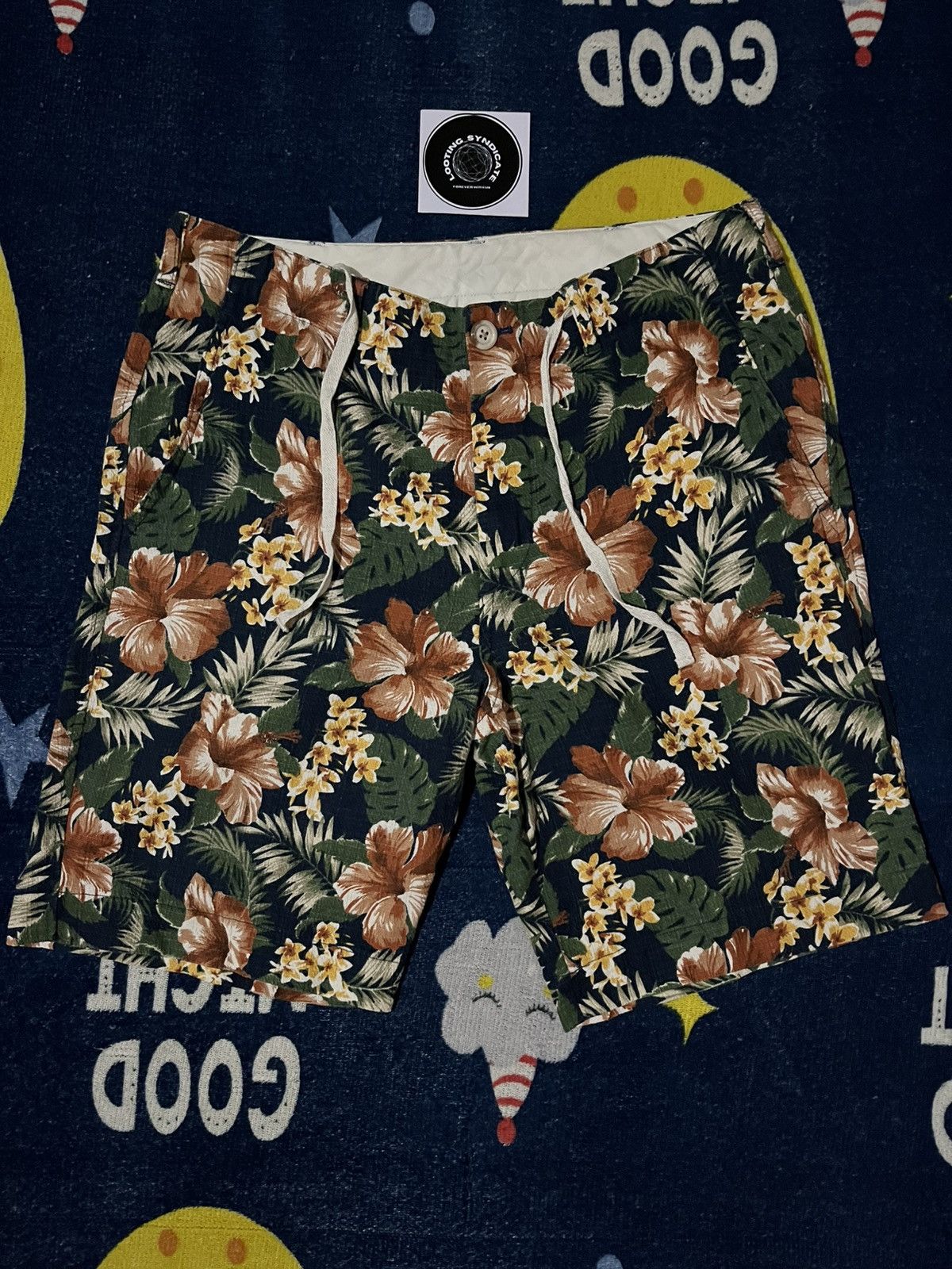 BEAUTY&YOUTH 🔥Beauty & Youth United Arrows Floral Design Short Pants Size US 32 / EU 48 - 2 Thumbnail
