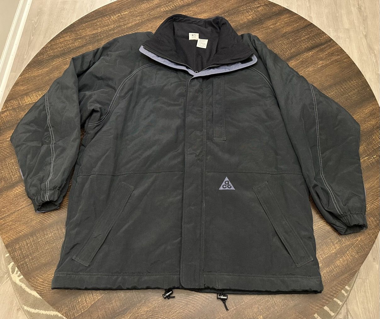 Nike ACG 90's Nike ACG Embroidered Vintage Thick Lined Jacket Size Lg Size US L / EU 52-54 / 3 - 1 Thumbnail