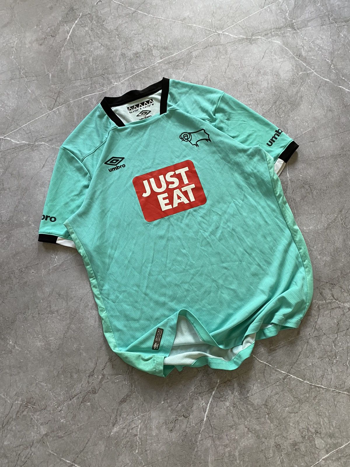 Umbro × Vintage Rare Umbro Derby County FC 2016-17 Third Soccer Jersey Size US L / EU 52-54 / 3 - 1 Thumbnail