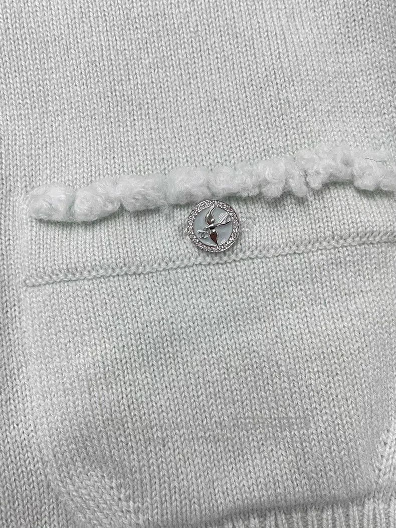 Chanel Chanel 25S mint green lace cashmere knitted cardigan coat Size XS / US 0-2 / IT 36-38 - 2 Thumbnail