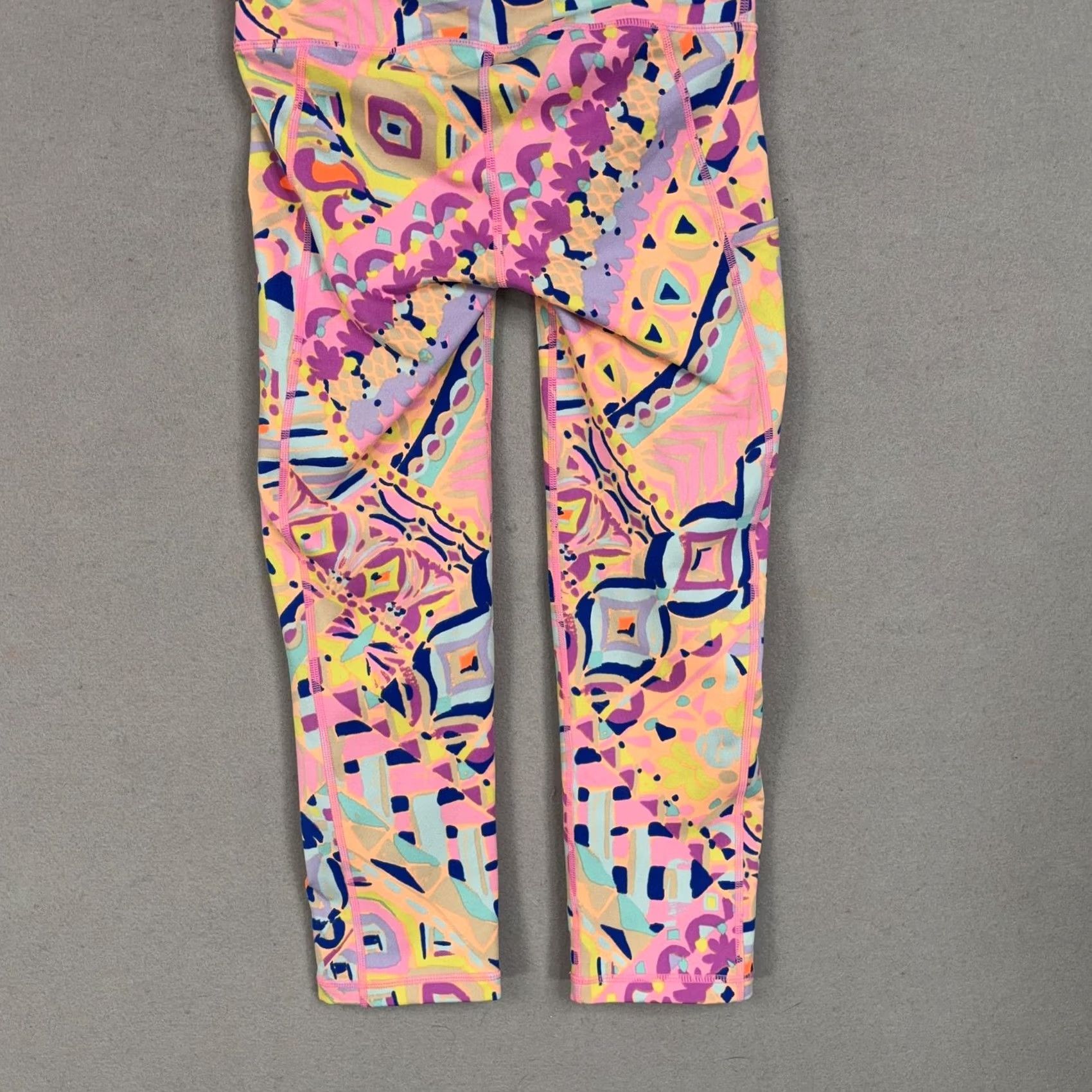 Lilly Pulitzer Lilly Pulitzer Leggings Womens XS Capri Yoga Preppy Luxletic Multicolor Pattern Pink Geometric Skinny Pull On Capris Size 26" / US 2 / IT 38 - 6 Thumbnail