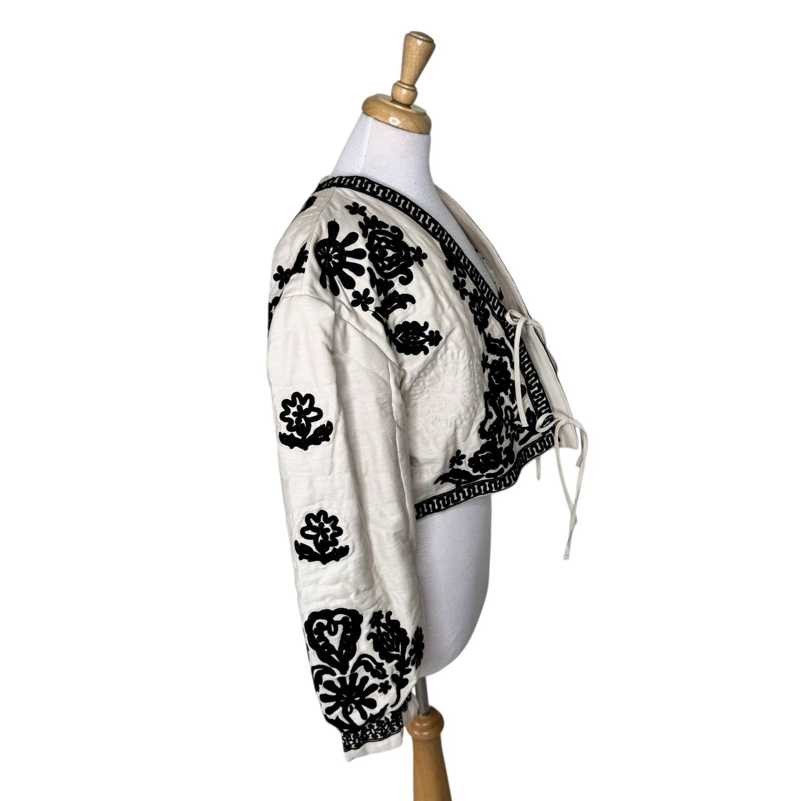 Free People FREE PEOPLE Bali Mabel Embroidered Cotton Jacket Cream Size S / US 4 / IT 40 - 4 Thumbnail