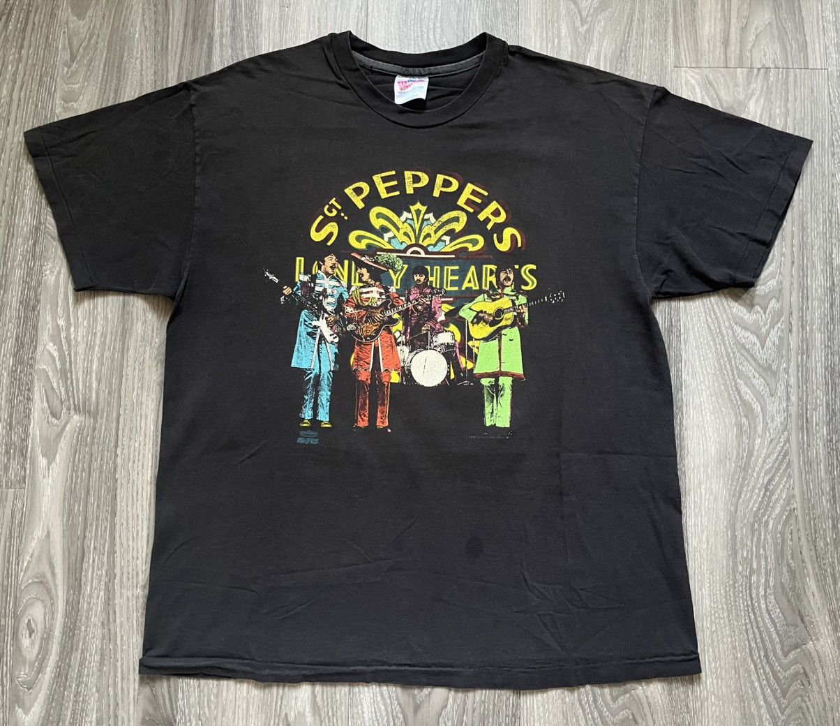 Vintage Vintage 1992 The Beatles Sgt Peppers Anniversary T-Shirt Size US XL / EU 56 / 4 - 1 Thumbnail