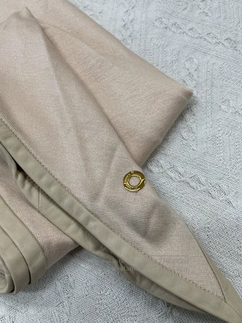 Loro Piana Loro Piana Pink cashmere leather edge diamond and triangle Size ONE SIZE - 3 Thumbnail