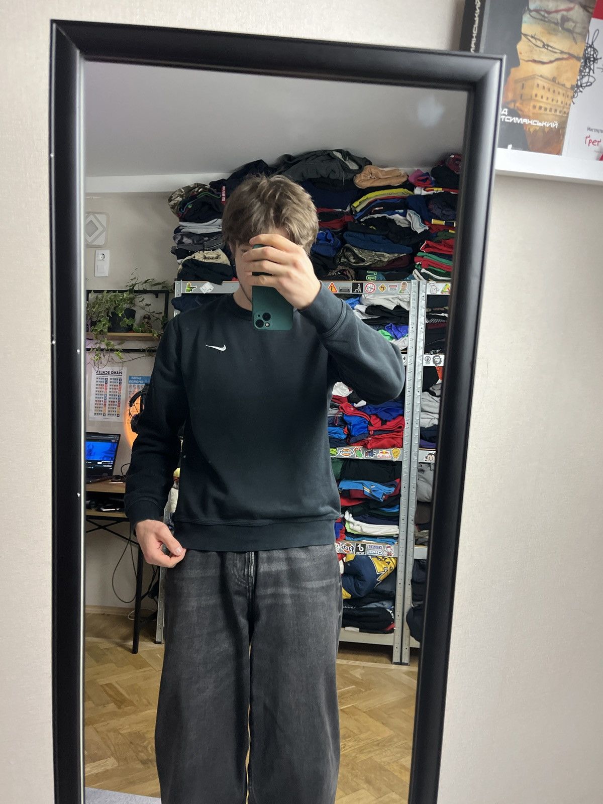 Nike VNike Small Swoosh Crewneck Sweatshirt Hype Streetwear Y2k Size US M / EU 48-50 / 2 - 2 Thumbnail