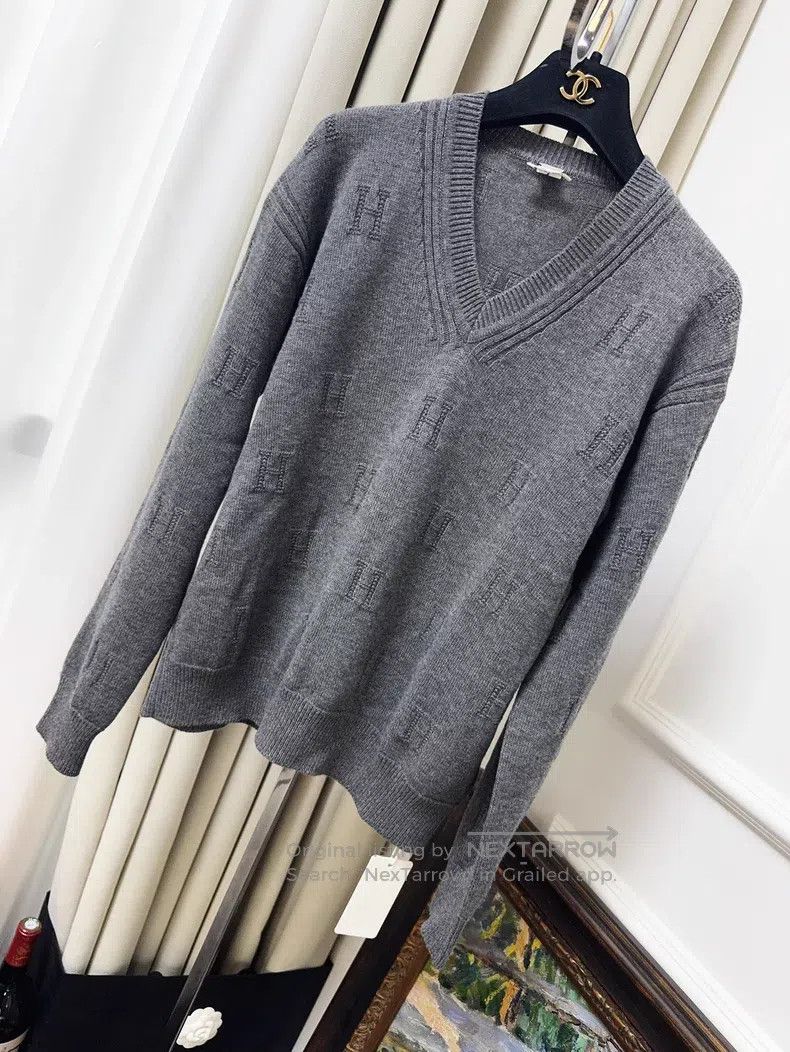 Hermes Hermes Grey V-neck H-stitch cotton round-neck top Size XXS / US 00 / IT 34 - 1 Thumbnail