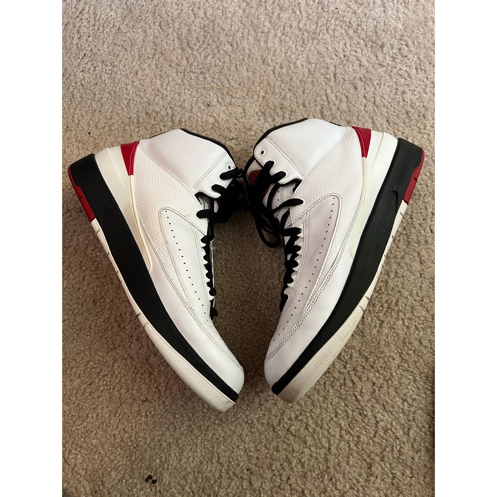 Jordan Brand Jordan 2 Chicago Size 11 Size US 11 / EU 44 - 2 Thumbnail