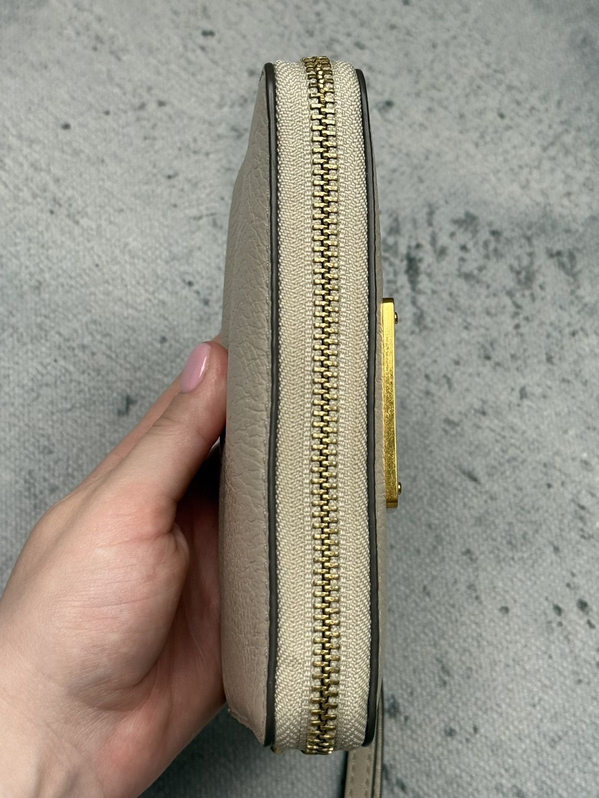 Marc by Marc Jacobs Vintage Marc by Marc Jacobs Beige Zip Around Wallet Rare Size ONE SIZE - 6 Thumbnail