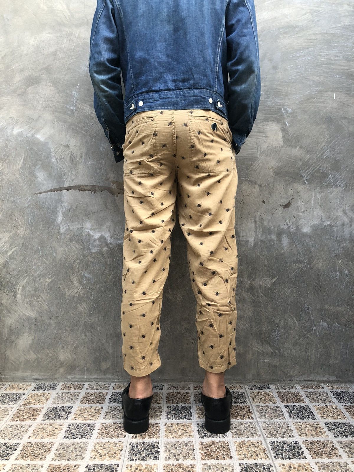 Undercover Undercoverism Bug’s Printed Ankle Pants Size US 30 / EU 46 - 3 Thumbnail