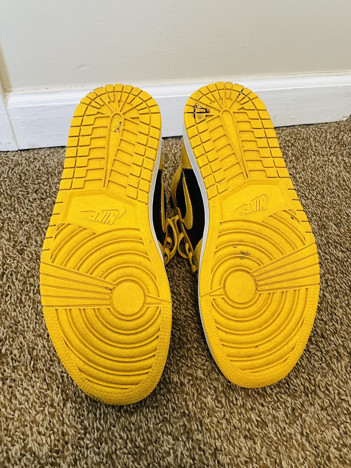 Designer × Jordan Brand Size 8 - Jordan 1 Retro OG High Pollen Size US 8 / EU 41 - 4 Thumbnail