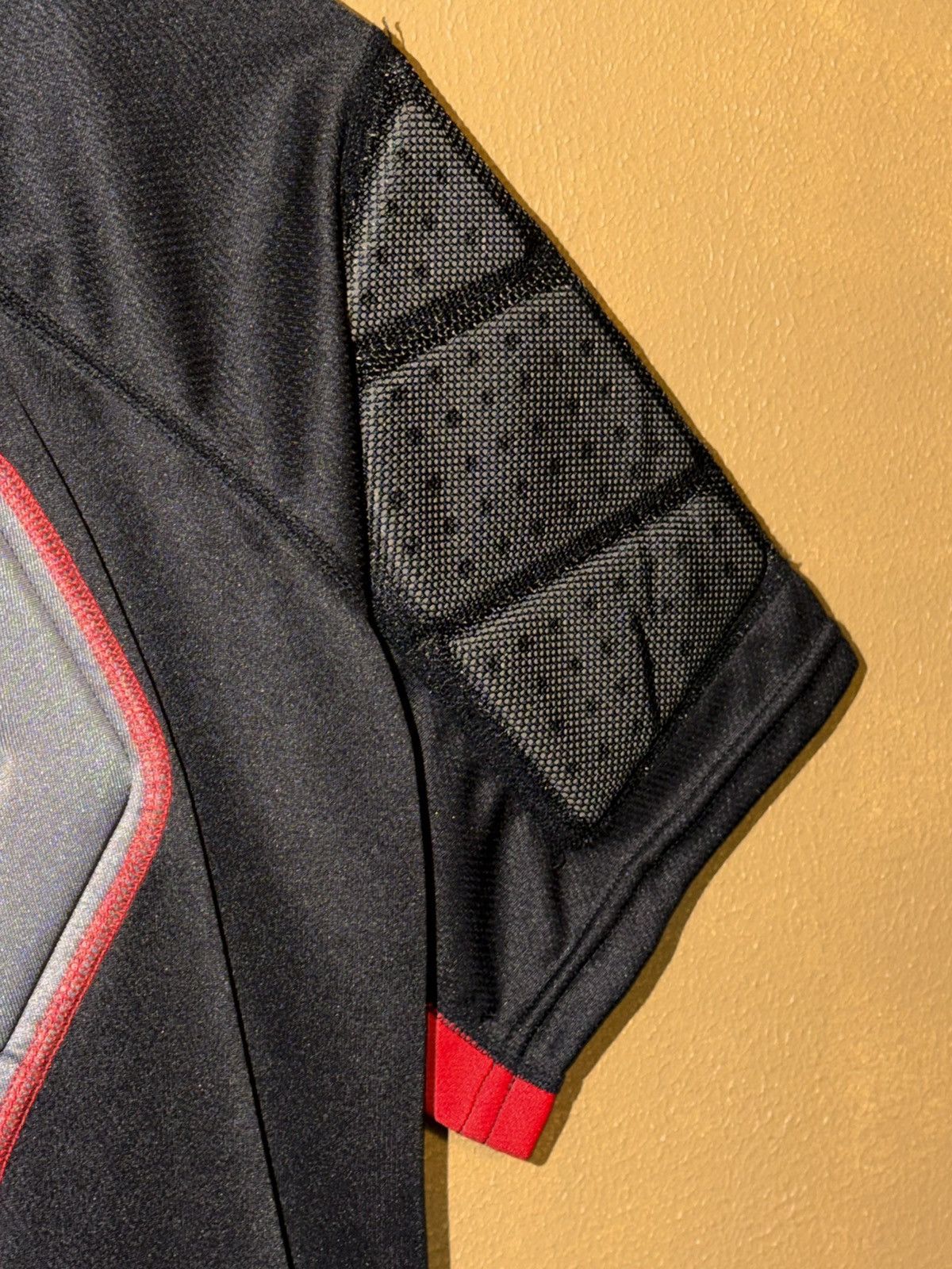 Ccm CCM Hockey Senior Men’s Size Large Roller Padded Undershirt Size US L / EU 52-54 / 3 - 11 Thumbnail