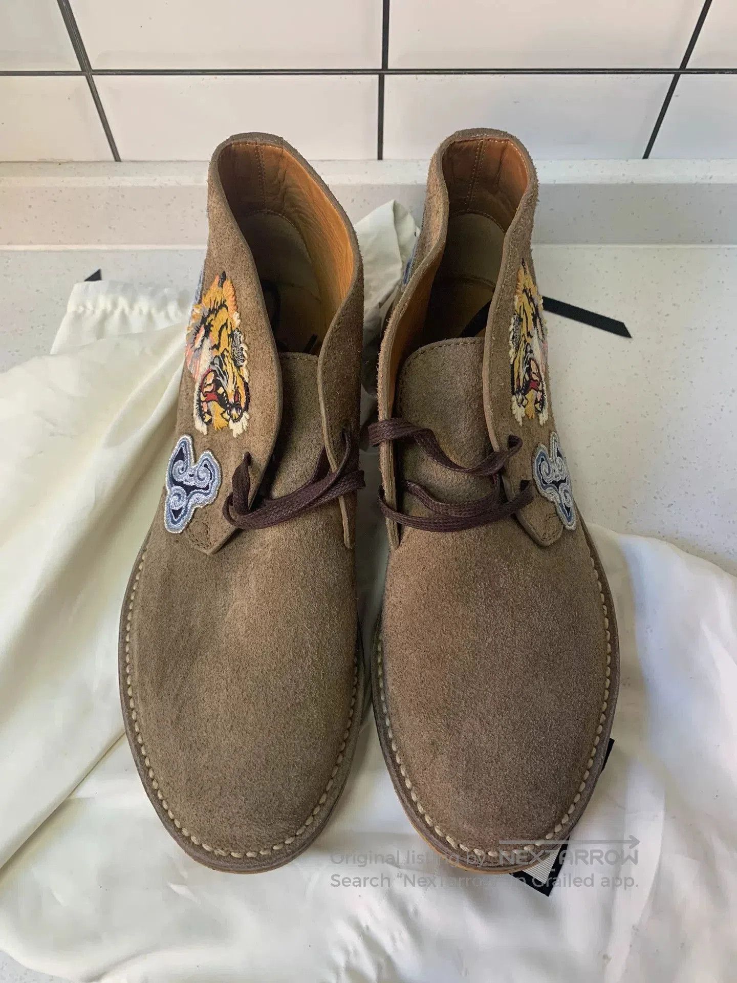 Gucci Gucci Tiger Embroidery Suede Desert Boots. Size US 7 / EU 40 - 2 Thumbnail