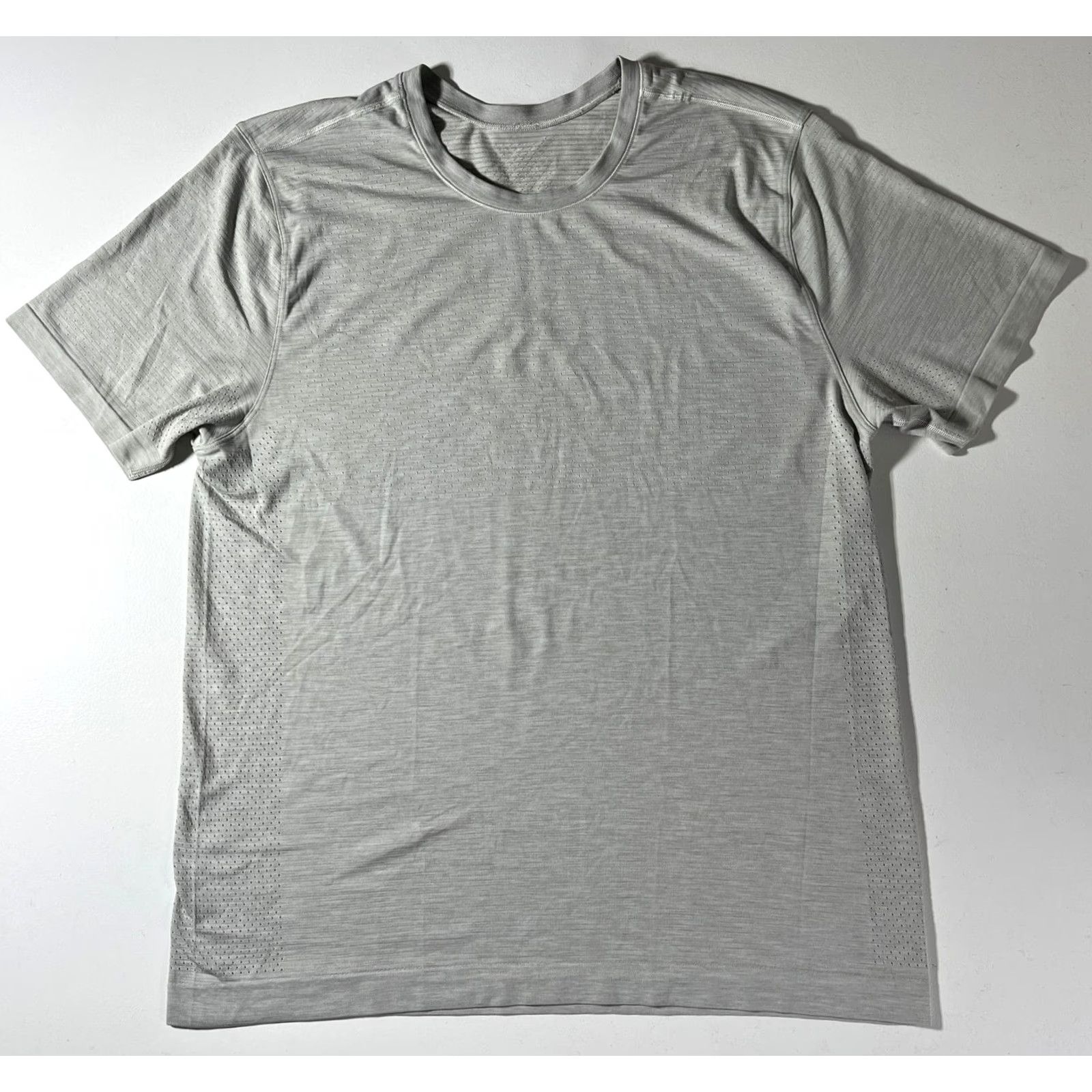 Lululemon Lululemon Metal Vent Tech T-Shirt Men XL Gray Activewear Short Sleeve Crew Neck Pullover Breathable Moisture Wicking Lightweight Stretch Size US XL / EU 56 / 4 - 2 Thumbnail