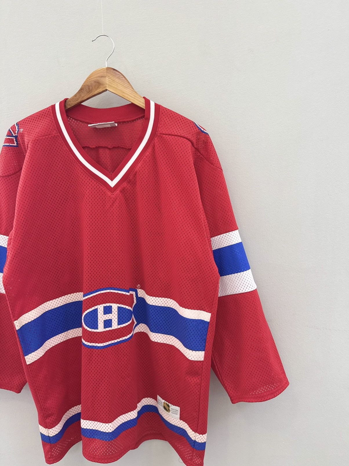 NHL Patrick Roy Montreal Canadiens CCM Heroes of Hockey Jersey Size US XL / EU 56 / 4 - 4 Thumbnail