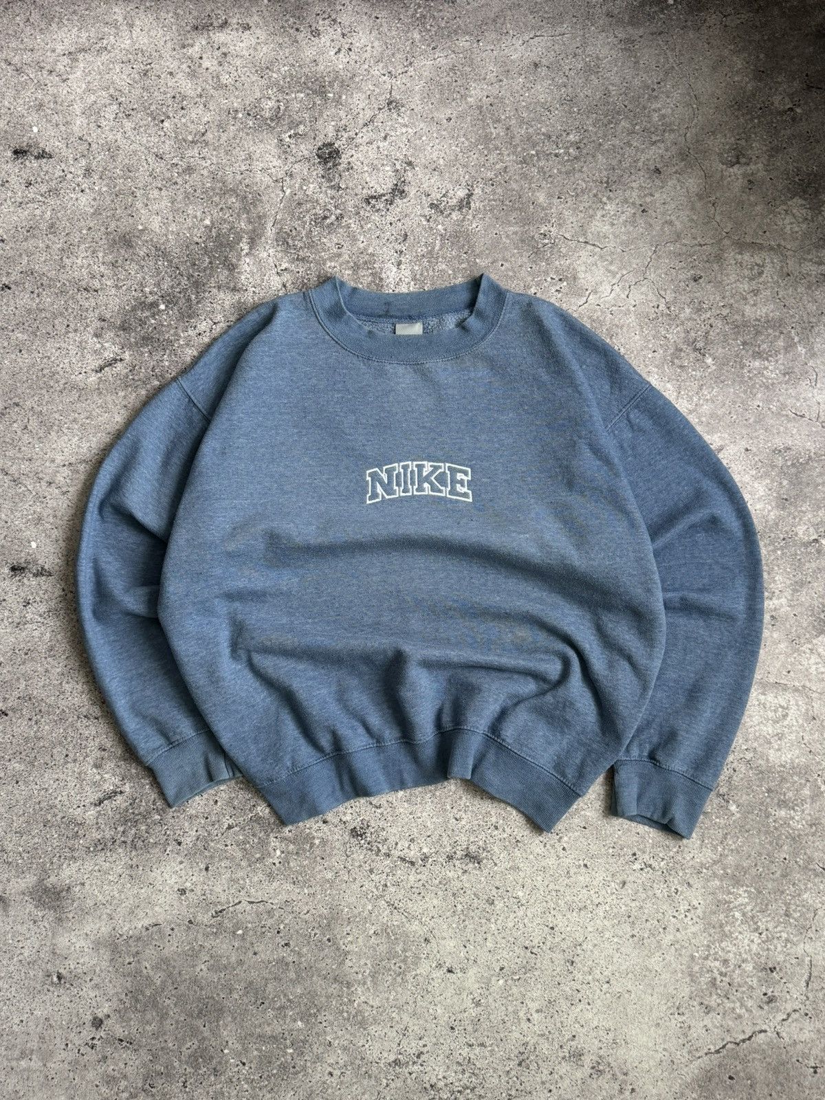 Nike × Vintage Vintage Nike oversized center logo Y2K sweatshirt Size US XL / EU 56 / 4 - 1 Thumbnail