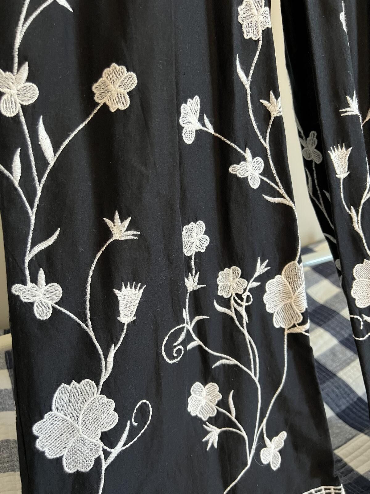 Other Karen Millen Floral Embroidered Woven Black/White Jumpsuit Size 32" / US 10 / IT 46 - 8 Thumbnail