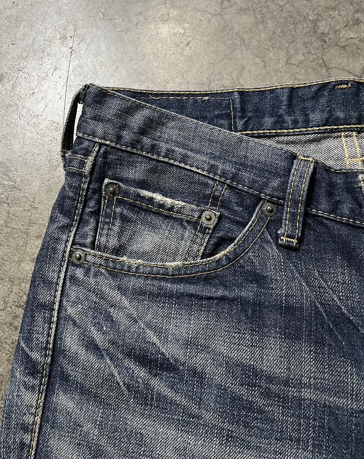 Levi's Vintage Levis 517 grunge distressed bootcut flare jeans Size US 31 - 5 Thumbnail