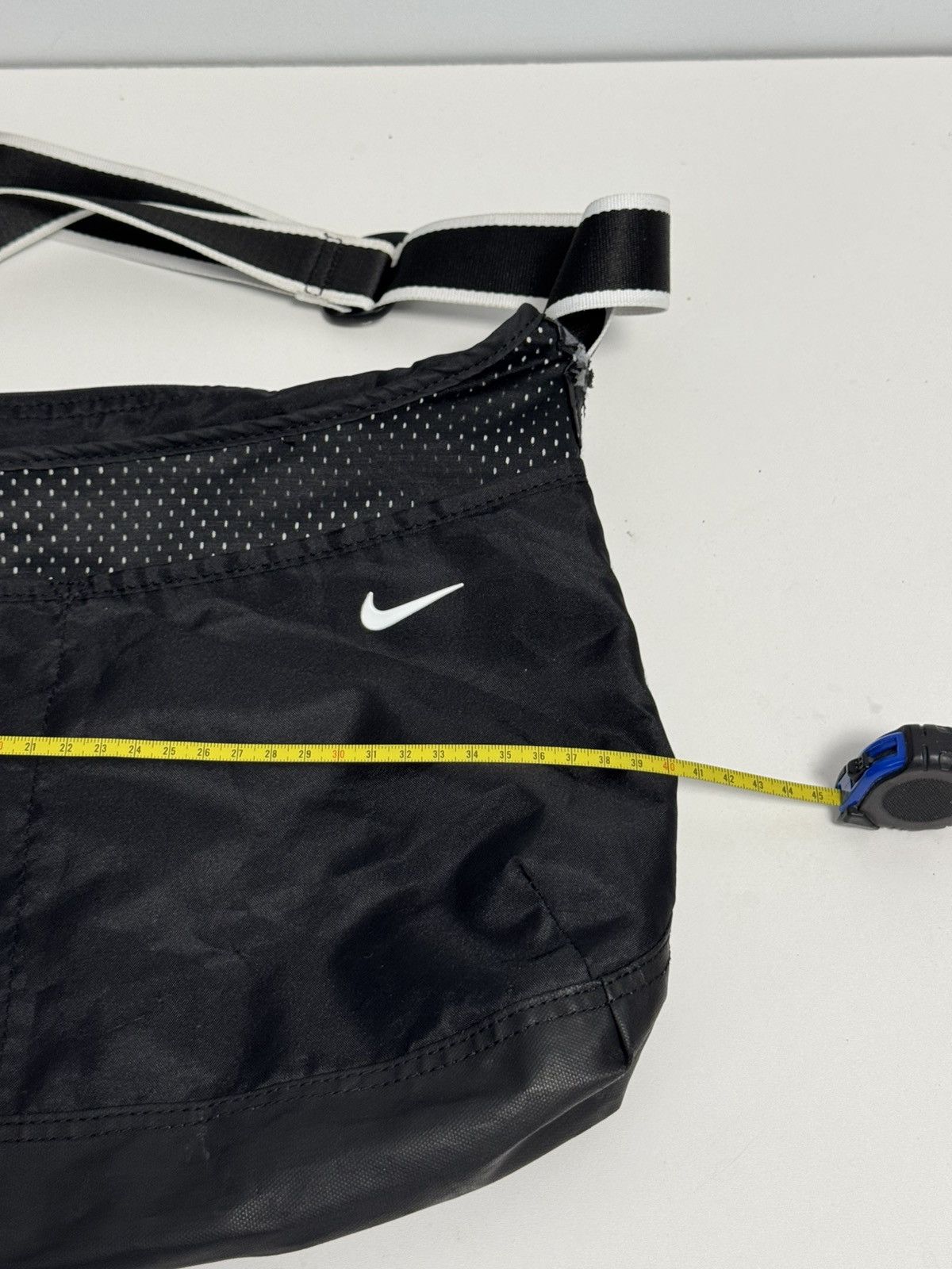 Nike Nike Vintage Y2K style Hype messenger swoosh Size ONE SIZE - 18 Thumbnail