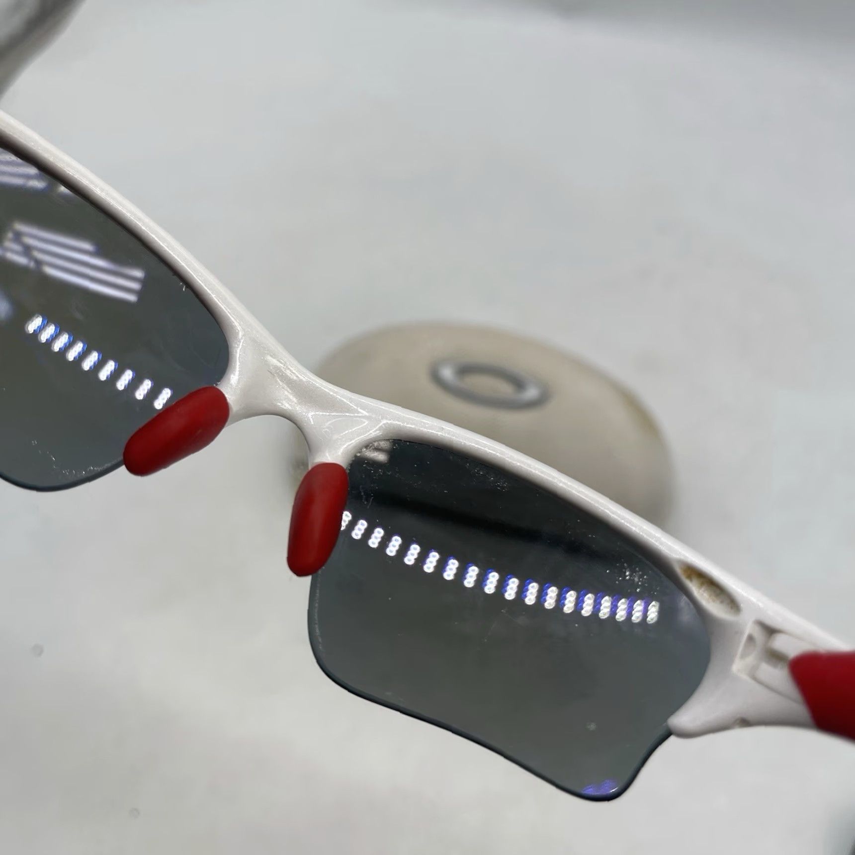 Oakley OAKLEY Sunglasses Flak White Polarized Gray Lens Case Good Condition Read Size ONE SIZE - 6 Thumbnail