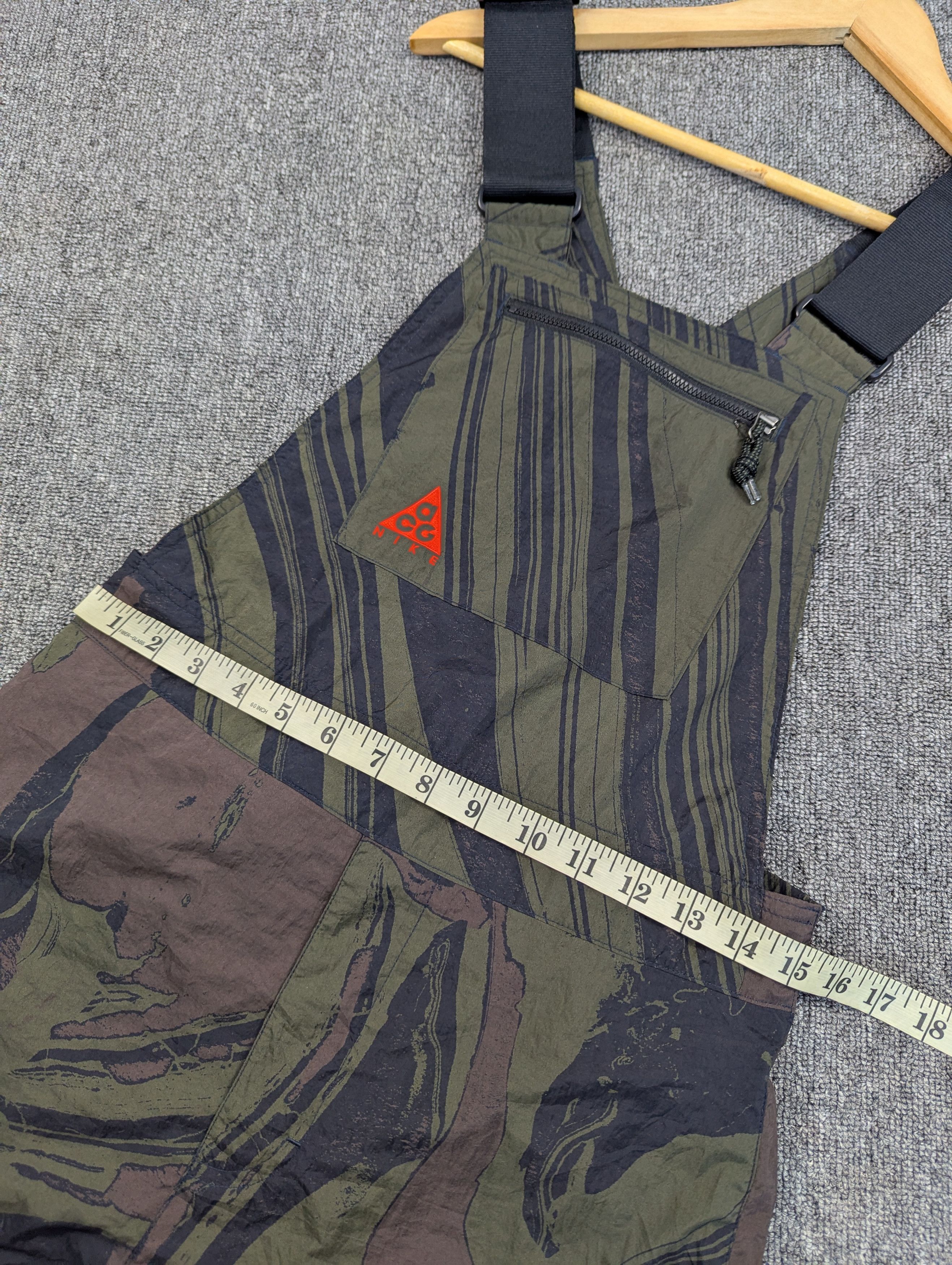Nike ACG Women's Nike ACG Mount Fuji Overall Short Size S Size 30" / US 8 / IT 44 - 13 Thumbnail