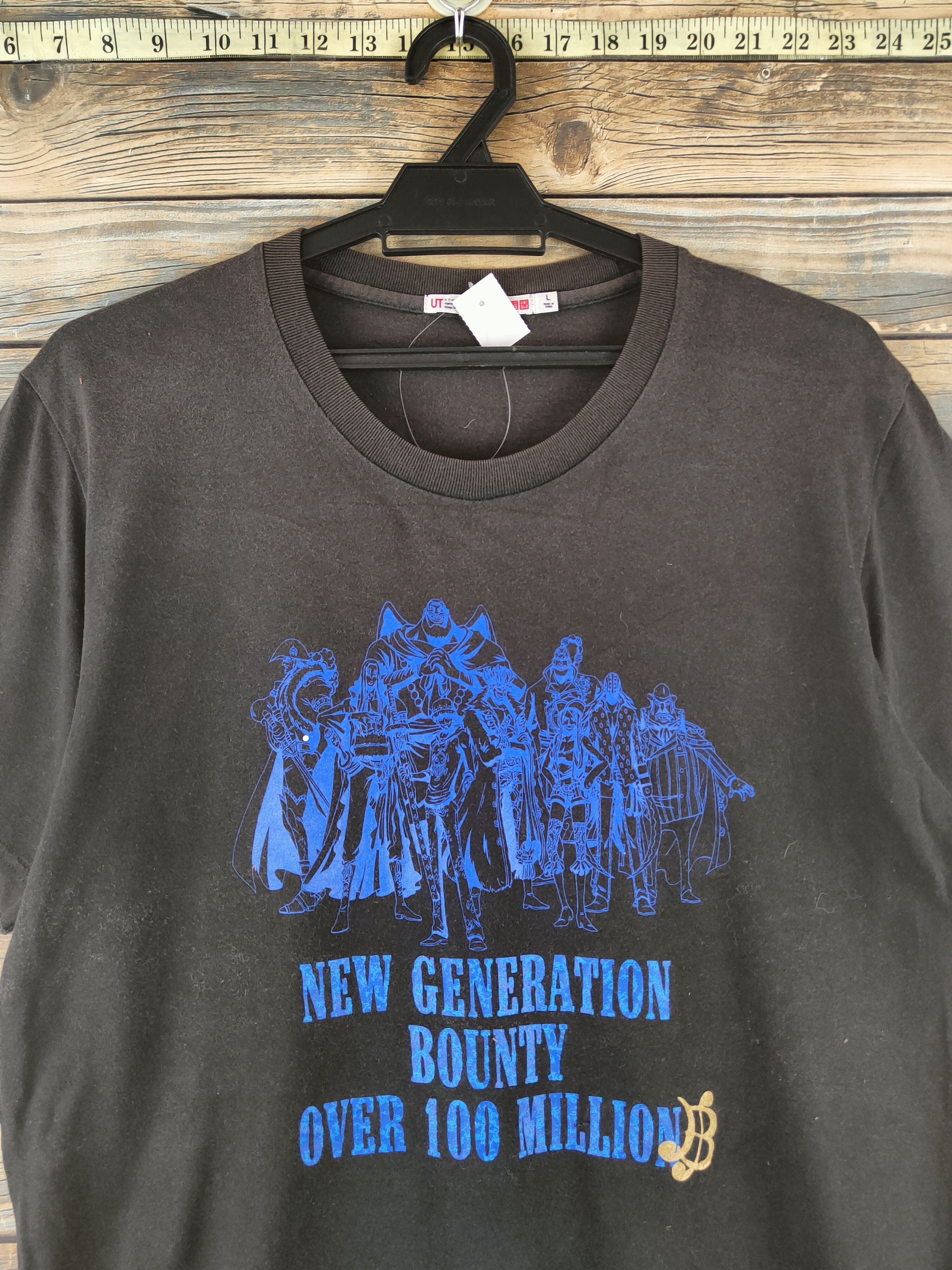 One Piece Uniqlo Black One Piece Short Sleeve T-shirts #S2865 Size US M / EU 48-50 / 2 - 2 Thumbnail