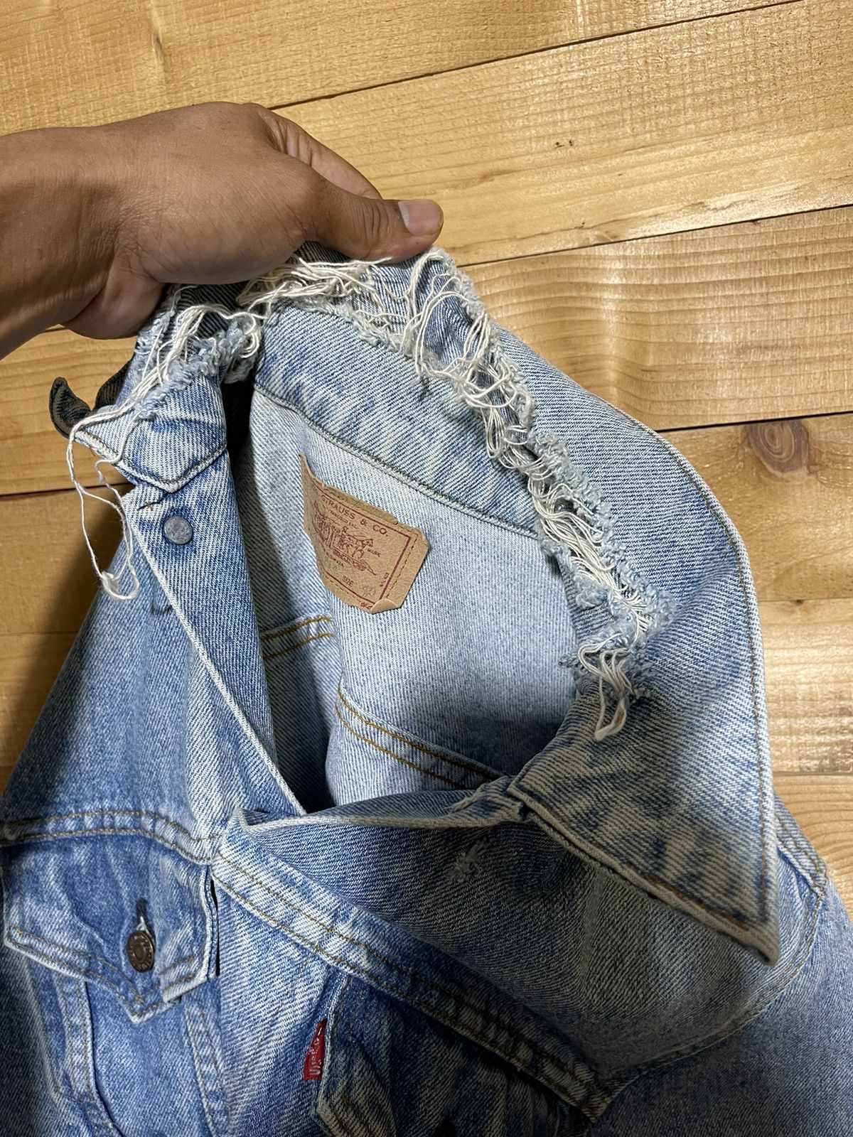Levi's Vintage levis distressed jeans jacket Size M / US 6-8 / IT 42-44 - 5 Thumbnail