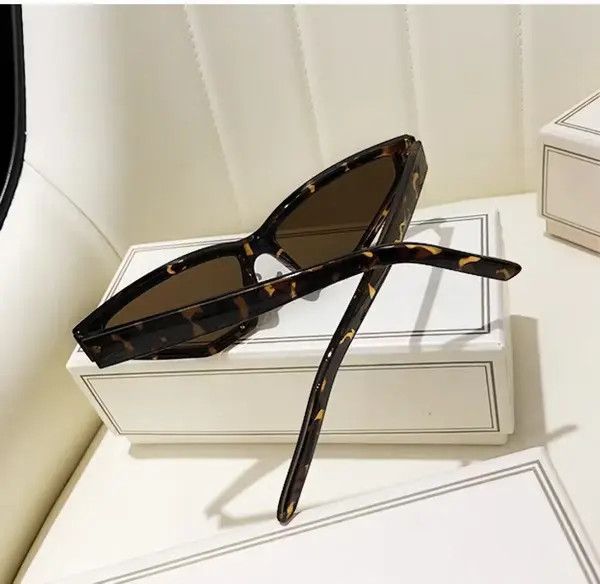 Designer × Vintage Retro cat eye sunglasses Size ONE SIZE - 2 Thumbnail