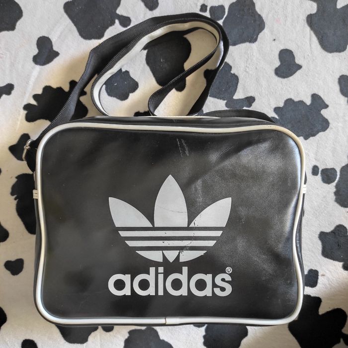 Adidas hot sale superstar bag