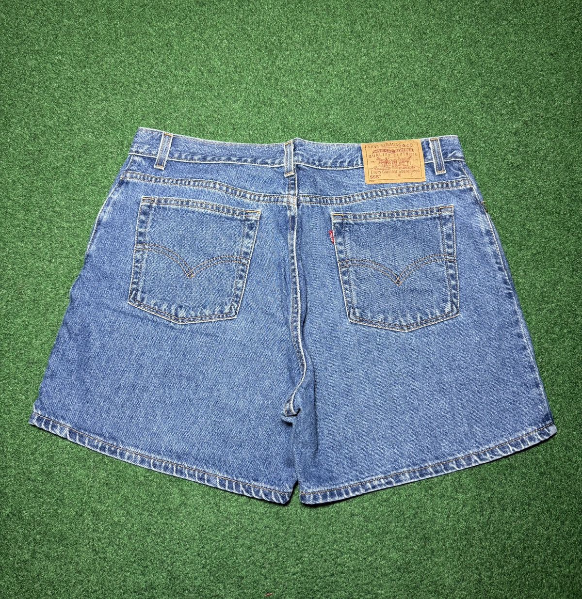 Levi's Vintage Clothing Vintage 90s Levi’s Guys Fit 38 Waist 6” Denim Shorts Size 38" / US 16 / IT 52 - 1 Thumbnail