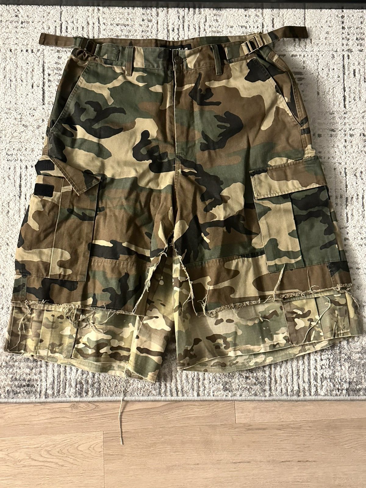 PROJECT G/R Project G/R Camo Layered Skirt Cargo Shorts in Green