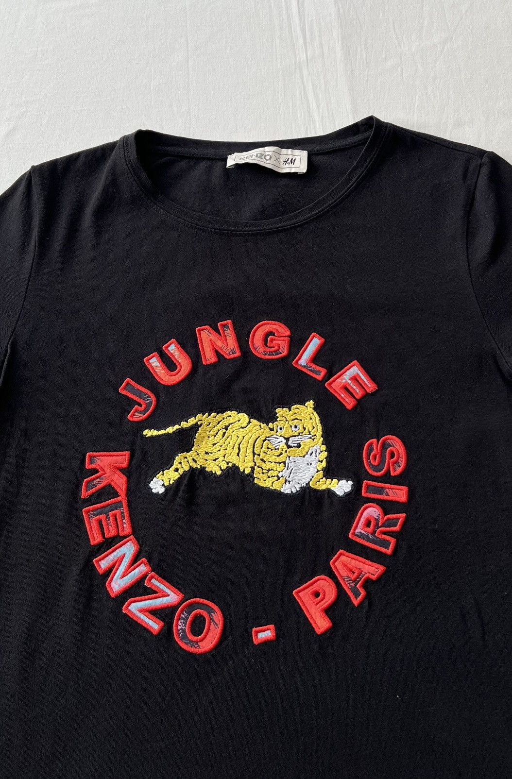 H&M × Kenzo Kenzo x H&M Jungle Paris Tiger Embroidered Logo T-shirt Size XS / US 0-2 / IT 36-38 - 5 Thumbnail