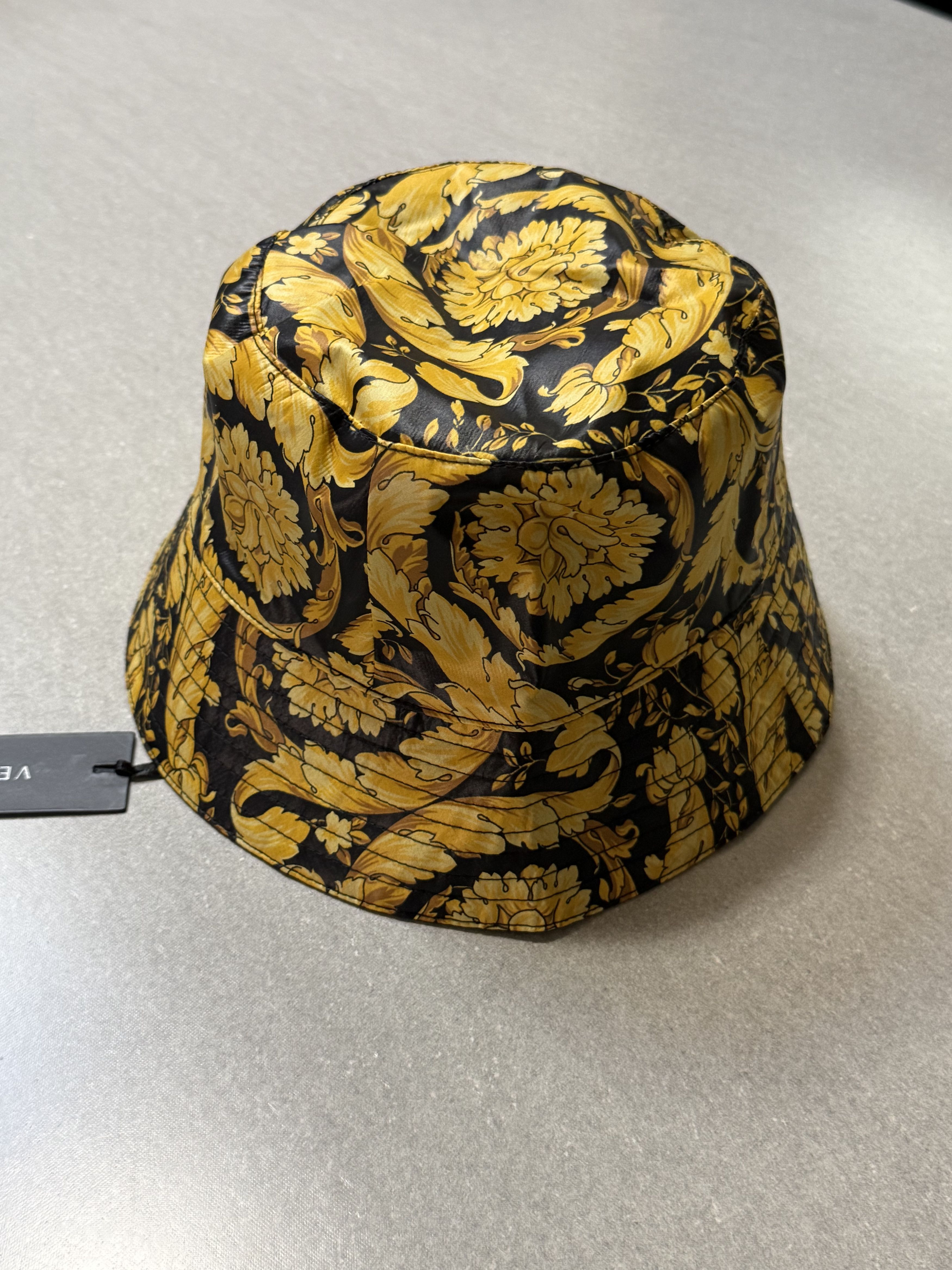 Versace VERSACE REVERS POLYAMIDE BUCKET HAT BAROQUE SIZE 57 $670USD Size ONE SIZE - 9 Thumbnail