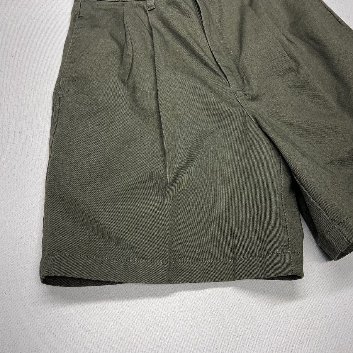 Tommy Hilfiger × Vintage VTG Tommy Hilfiger Shorts Green Chino Bermuda Olive Button Size US 32 / EU 48 - 3 Thumbnail