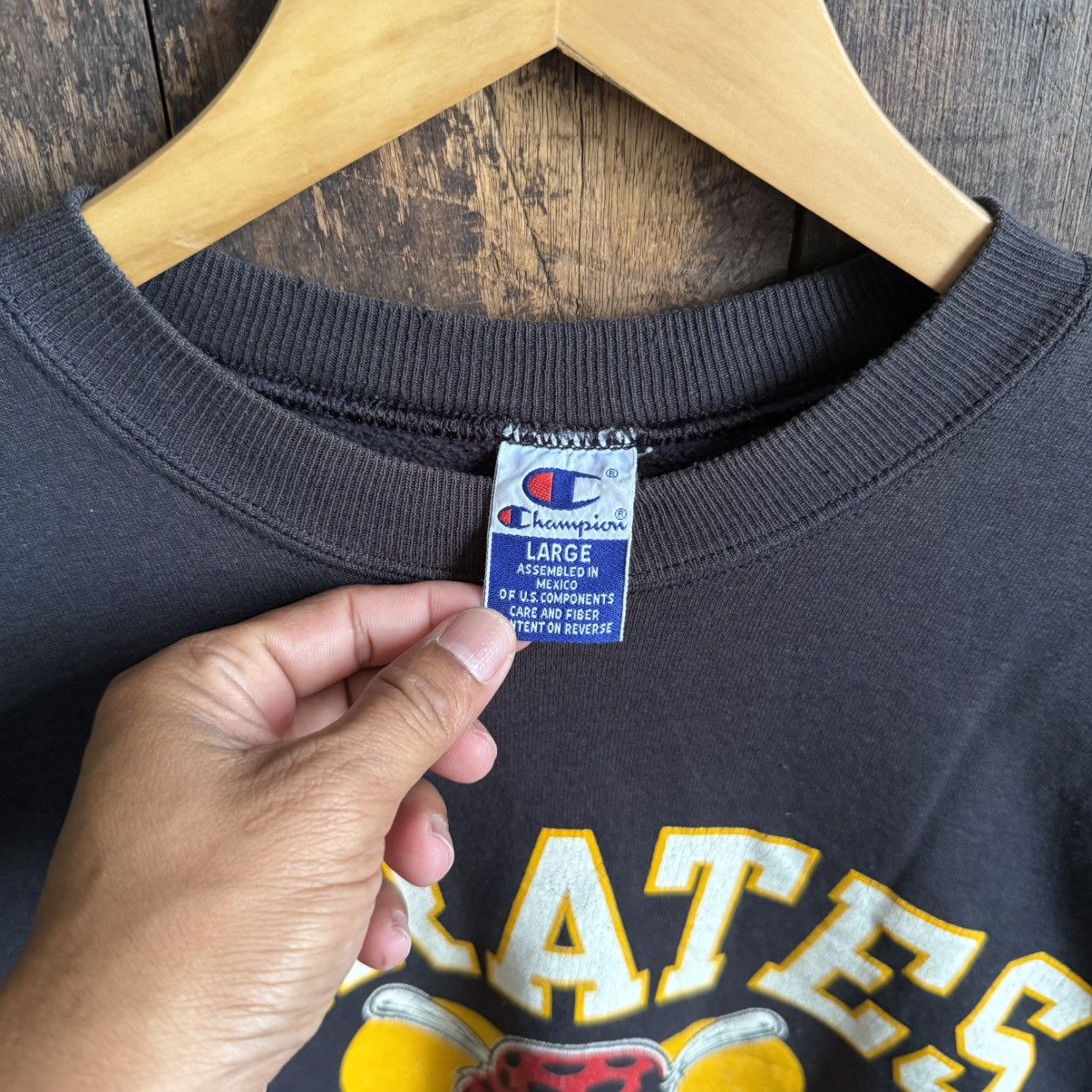 Champion Vintage Champion Pirate Baseball Sweatshirt Size US L / EU 52-54 / 3 - 3 Thumbnail