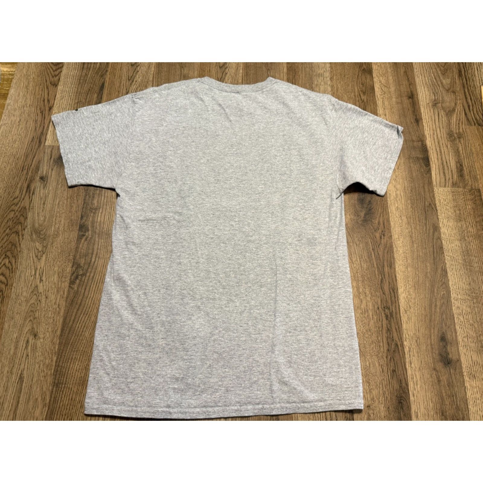 Vintage VINTAGE? Russell Shirts Men's Medium Gray Short Sleeve Crew Neck Wisconsin Badgers Shirt Size US M / EU 48-50 / 2 - 2 Thumbnail