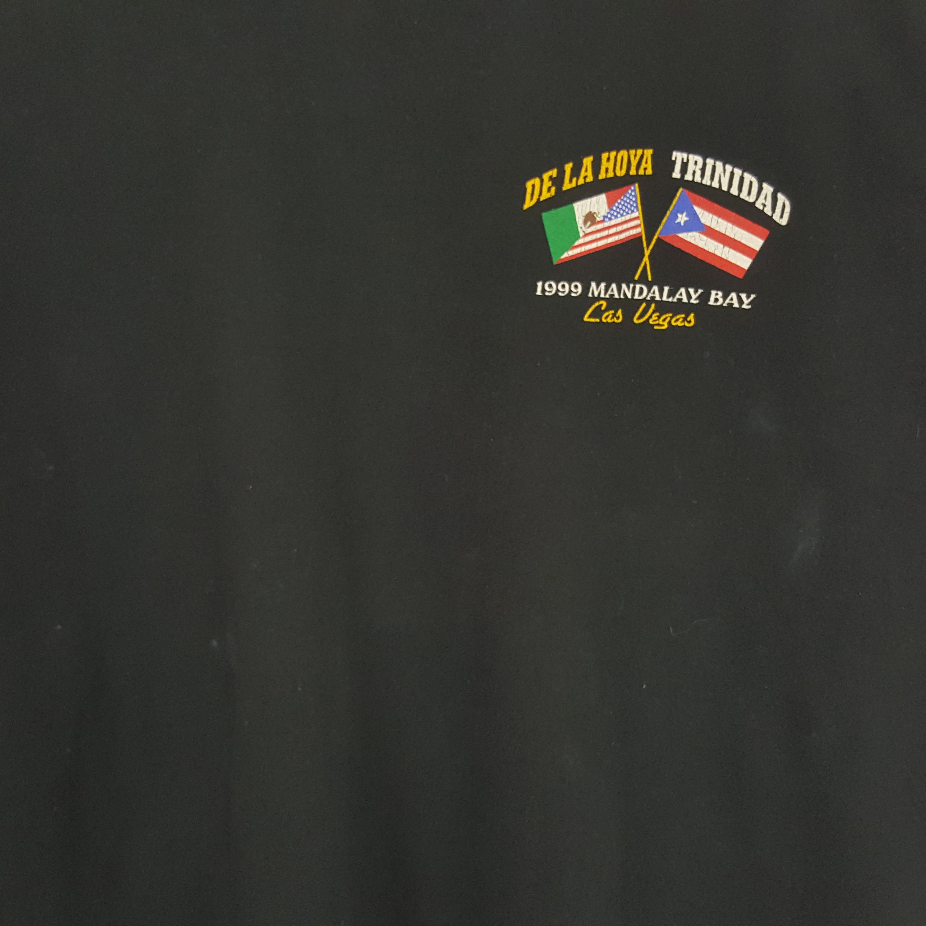 Vintage Vintage De La Hoya Trinidad Boxing 1999 Las Vegas Tshirt Size US XL / EU 56 / 4 - 4 Thumbnail