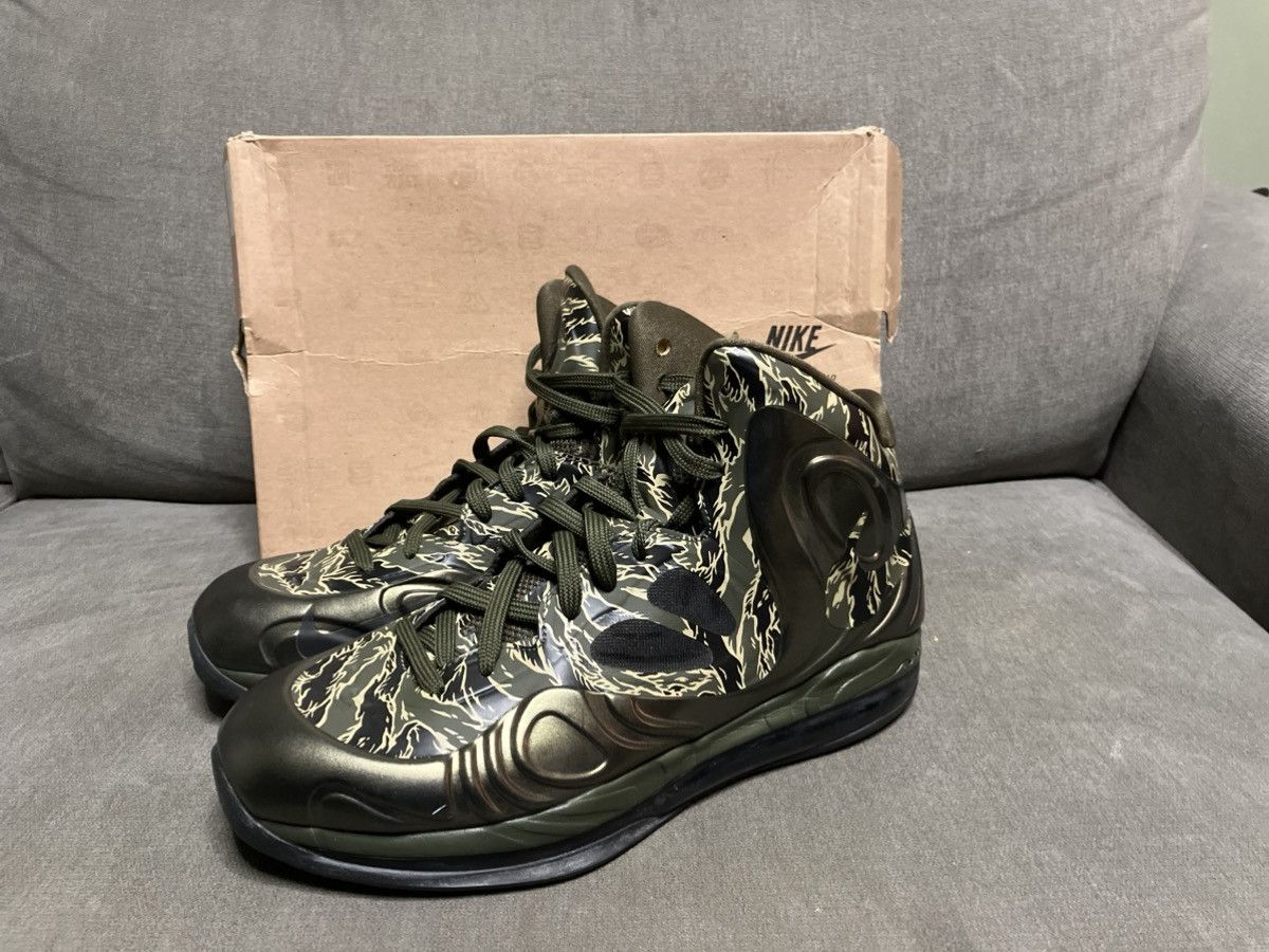 Nike Sz 9.5m- 2012 Nike Hyperposite Tiger Camo - lite use rep box Size US 9.5 / EU 42-43 - 1 Thumbnail