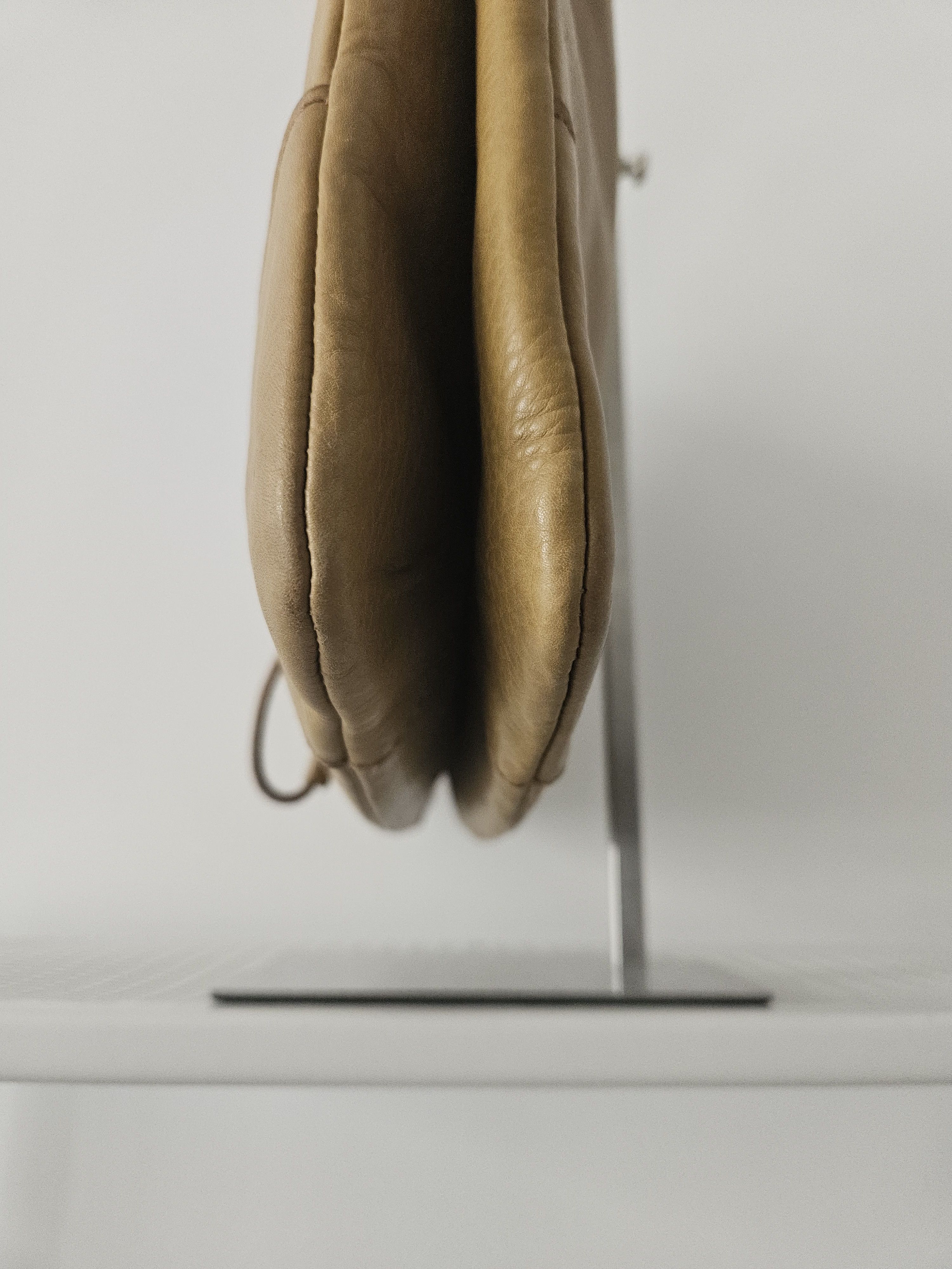 Gucci Vintage y2k gucci leather drawstring handbag Size ONE SIZE - 9 Thumbnail