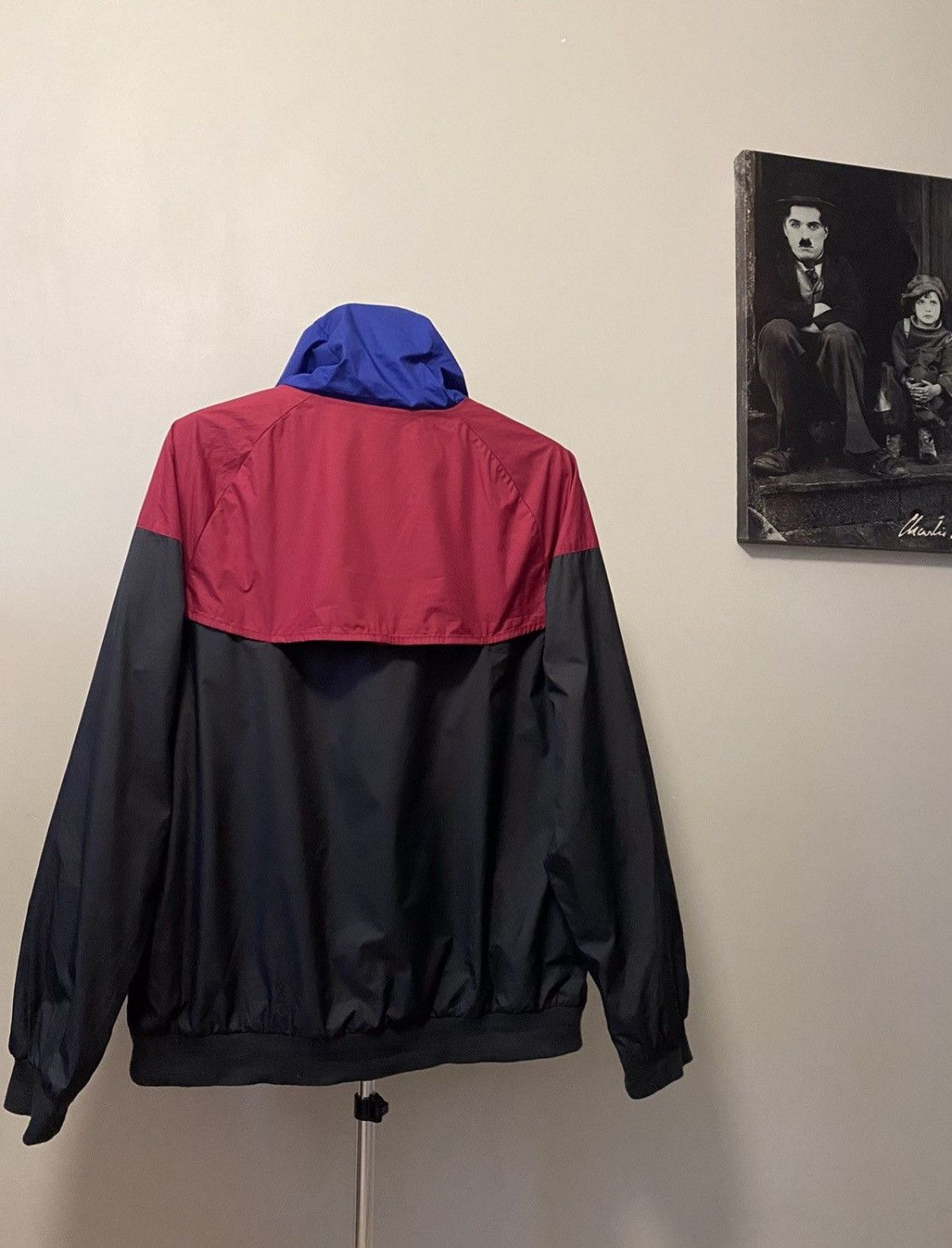 Vintage Vintage Nike Barcelona Nylon Jacket Large Size US L / EU 52-54 / 3 - 3 Thumbnail