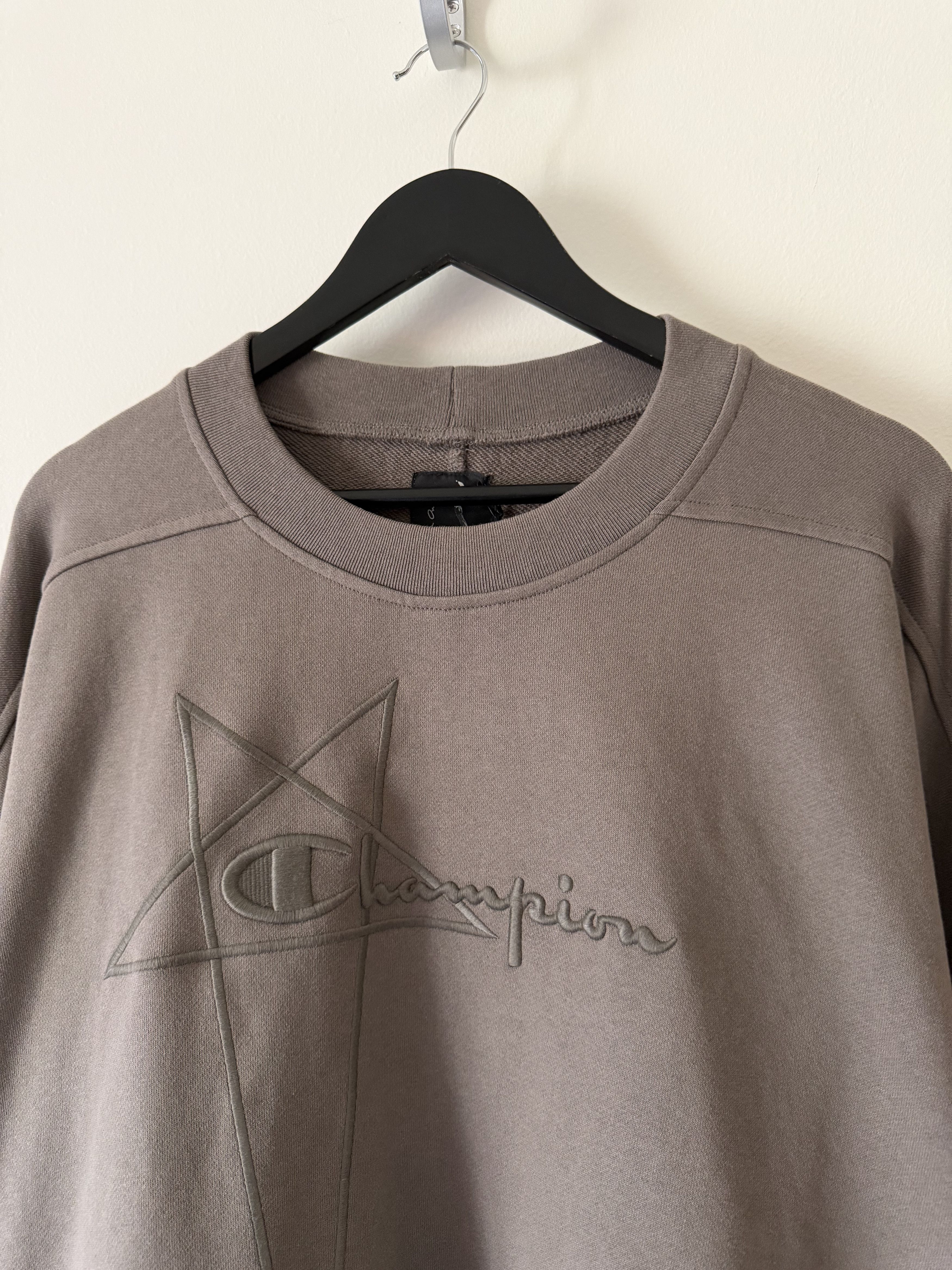 Champion × Rick Owens Rick Owens Champion Jumbo Sweatshirt in Dust Size US XXL / EU 58 / 5 - 2 Thumbnail