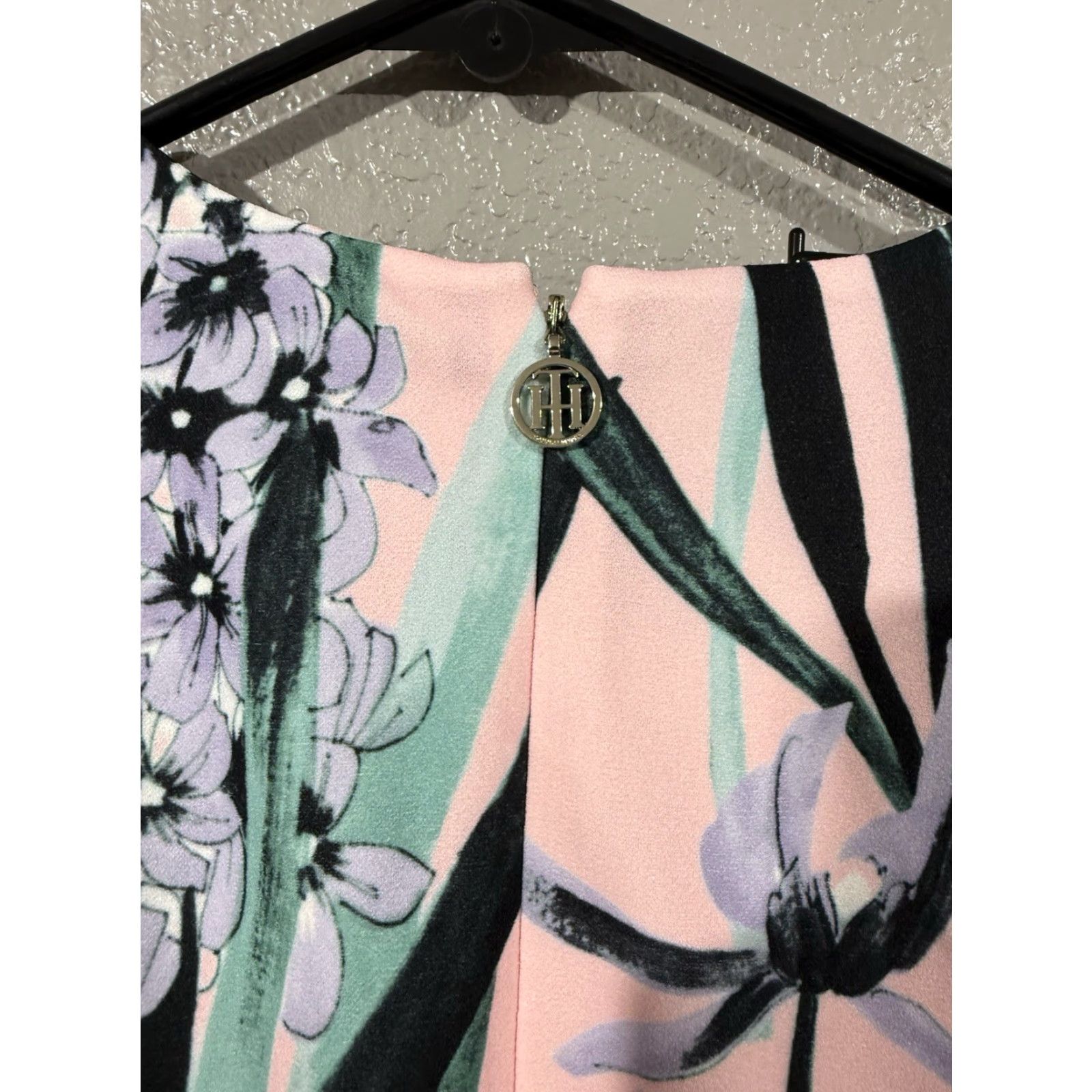 Tommy Hilfiger Tommy Hilfiger Floral Print Ruffled Dress WOMEN 6 Pink Black Knee Length Shirt? Size M / US 6-8 / IT 42-44 - 6 Thumbnail