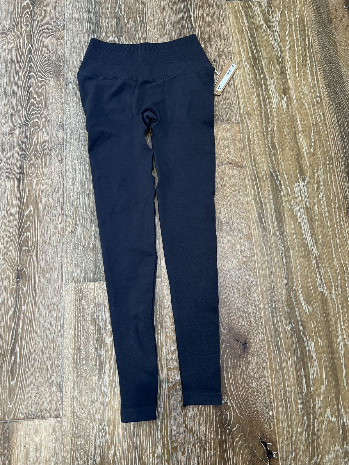 SKIMS Skims contour lounge leggings Size 23" - 1 Thumbnail