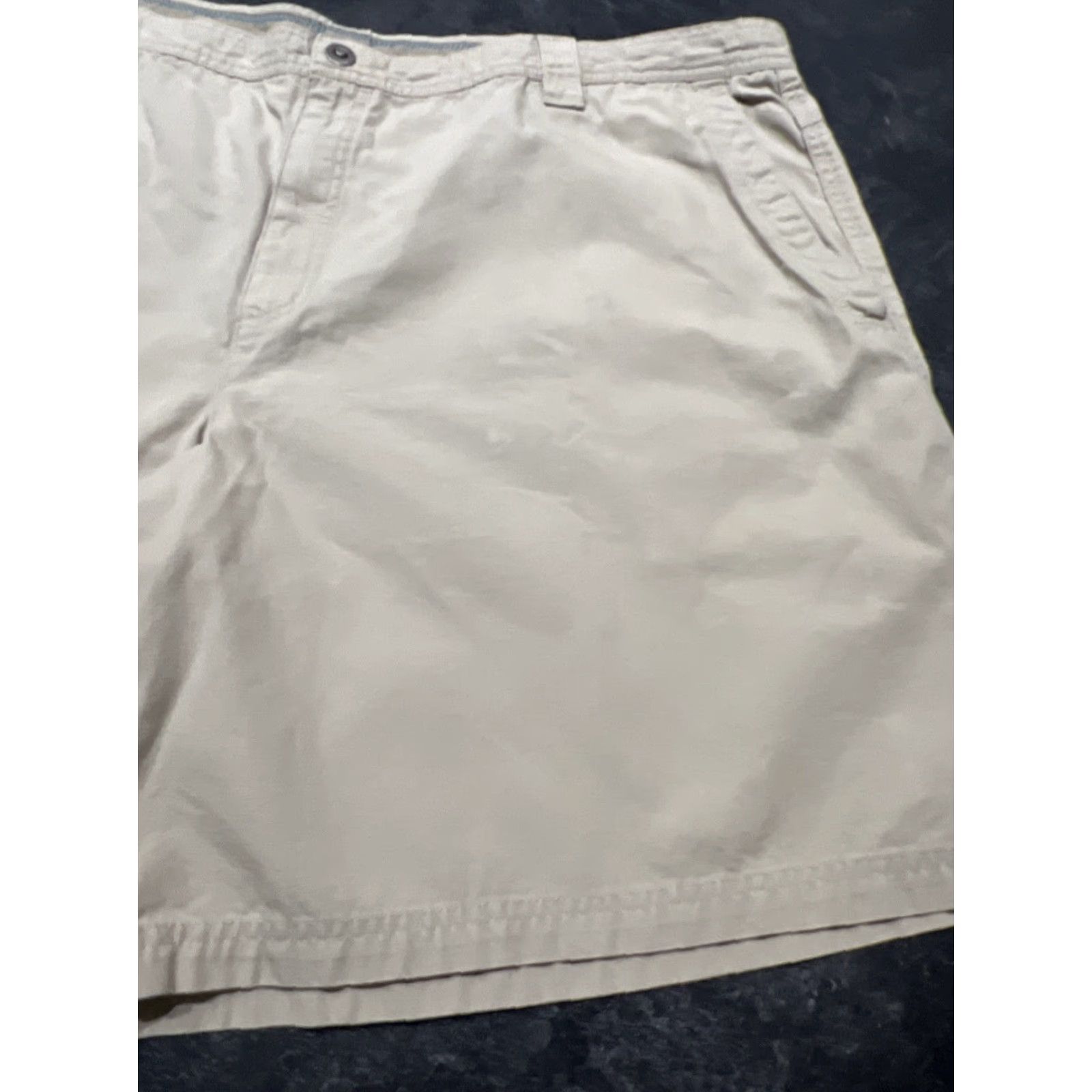 Vintage Columbia Cargo Shorts Mens 50W 9L Beige Khaki Cotton Flat Front Inseam 9in Snap Pockets Outdoor Casual Regular Size 50 Size US 34 / EU 50 - 3 Thumbnail
