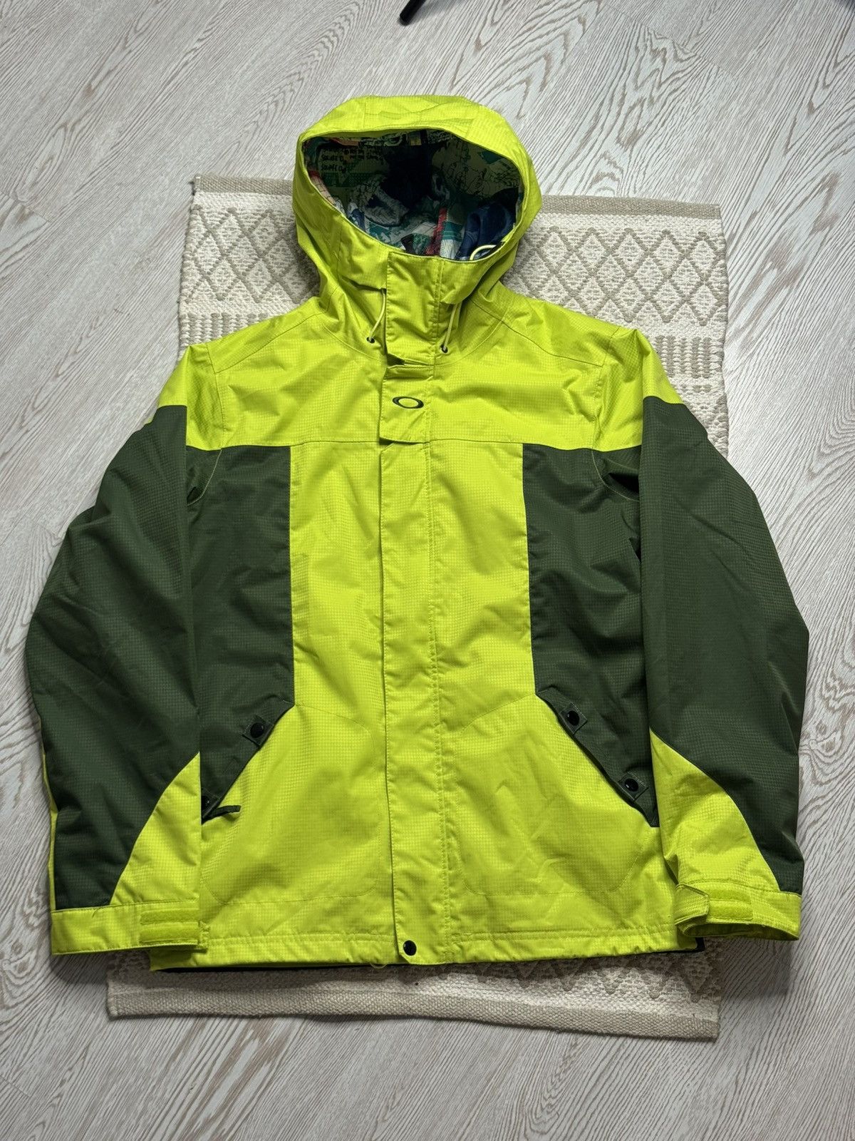 Vintage Vintage Oakley Rare Green Ski jacket Size S Size US S / EU 44-46 / 1 - 1 Thumbnail