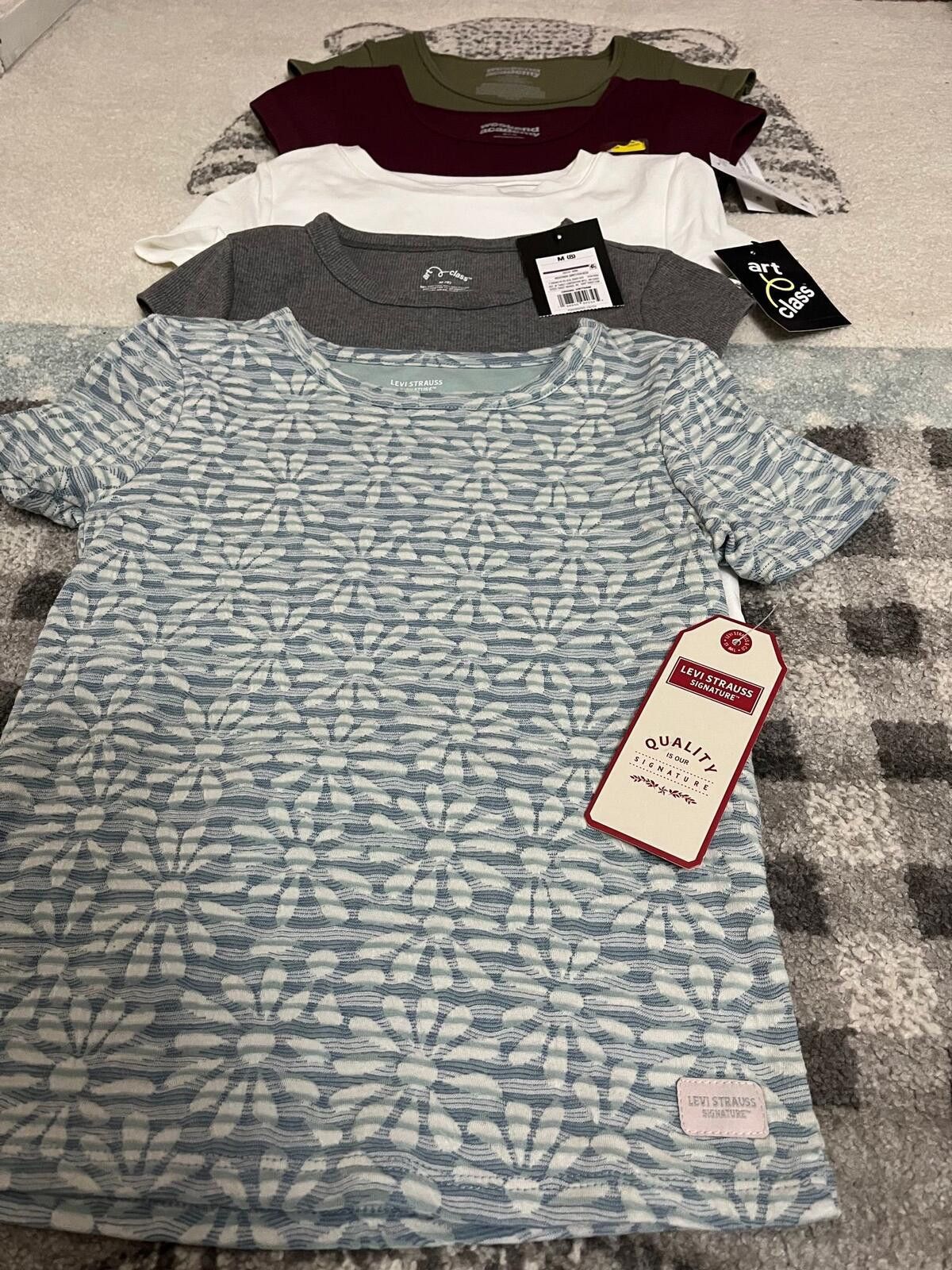 Other Girls Size 8 Shirt Bundle NWT Art Class Levi’s Reseller Lot Size ONE SIZE - 5 Thumbnail