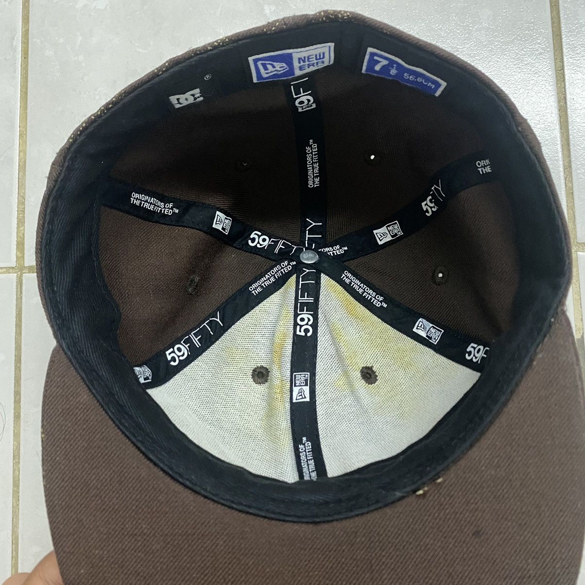 DC × New Era DC cap x New Era Size 26 - 7 Thumbnail