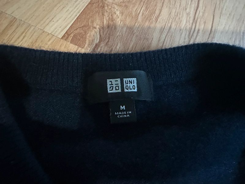 Uniqlo 100% Cashmere sweater Size M / US 6-8 / IT 42-44 - 6 Thumbnail